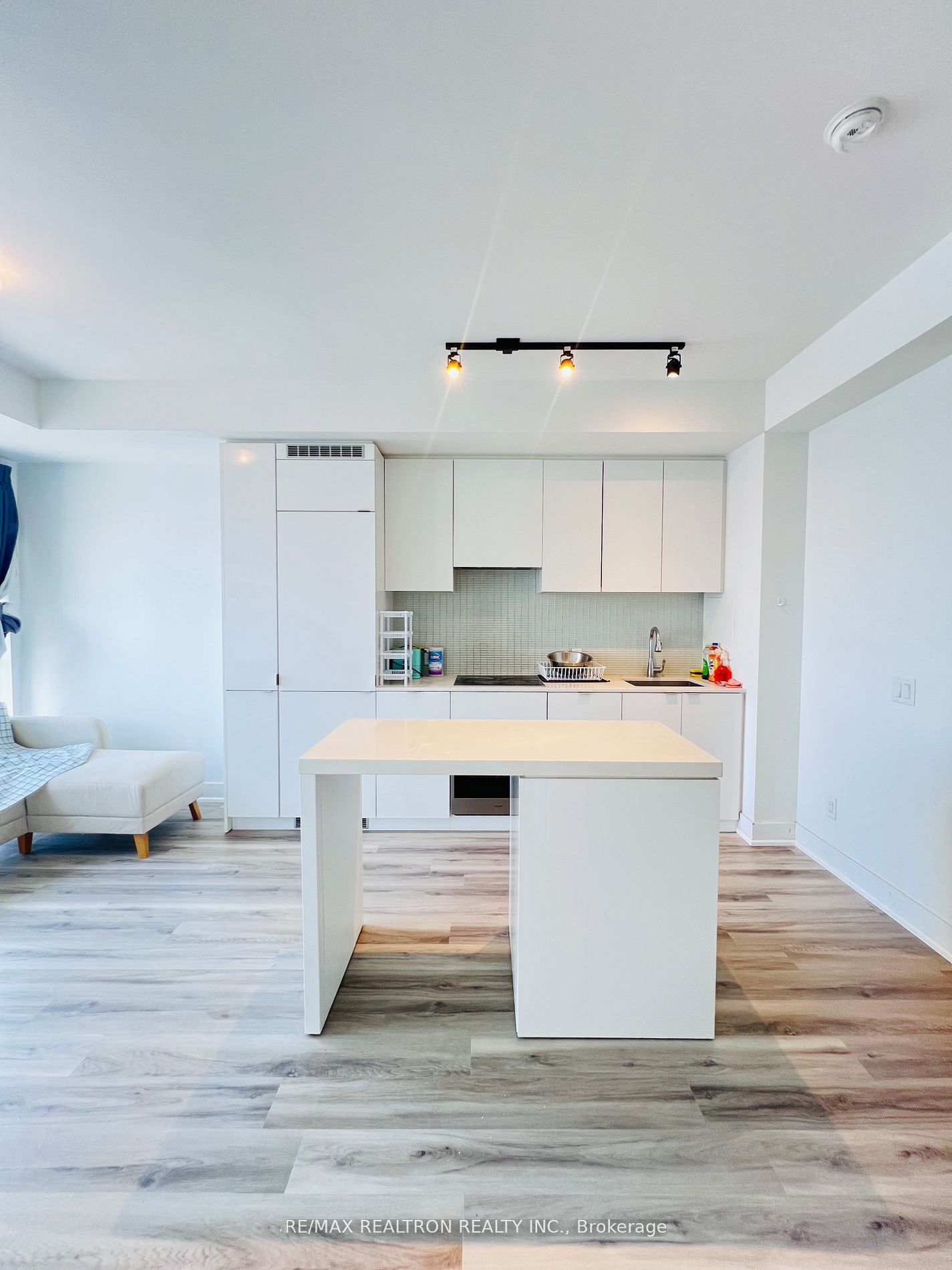 7 Grenville Street 4207, Toronto, ON M4Y 0E9
