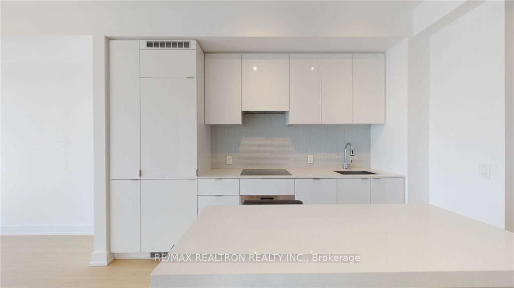 7 Grenville Street 4207, Toronto, ON M4Y 0E9 photo 2