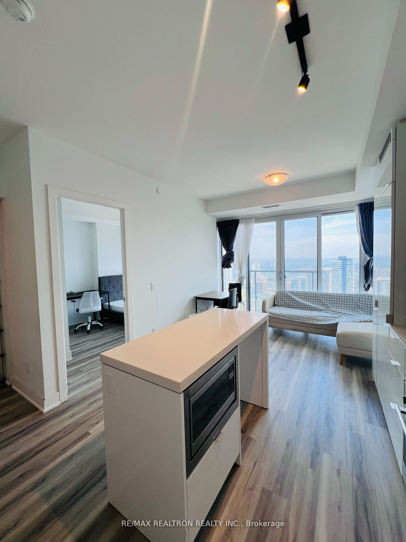7 Grenville Street 4207, Toronto, ON M4Y 0E9 photo 3