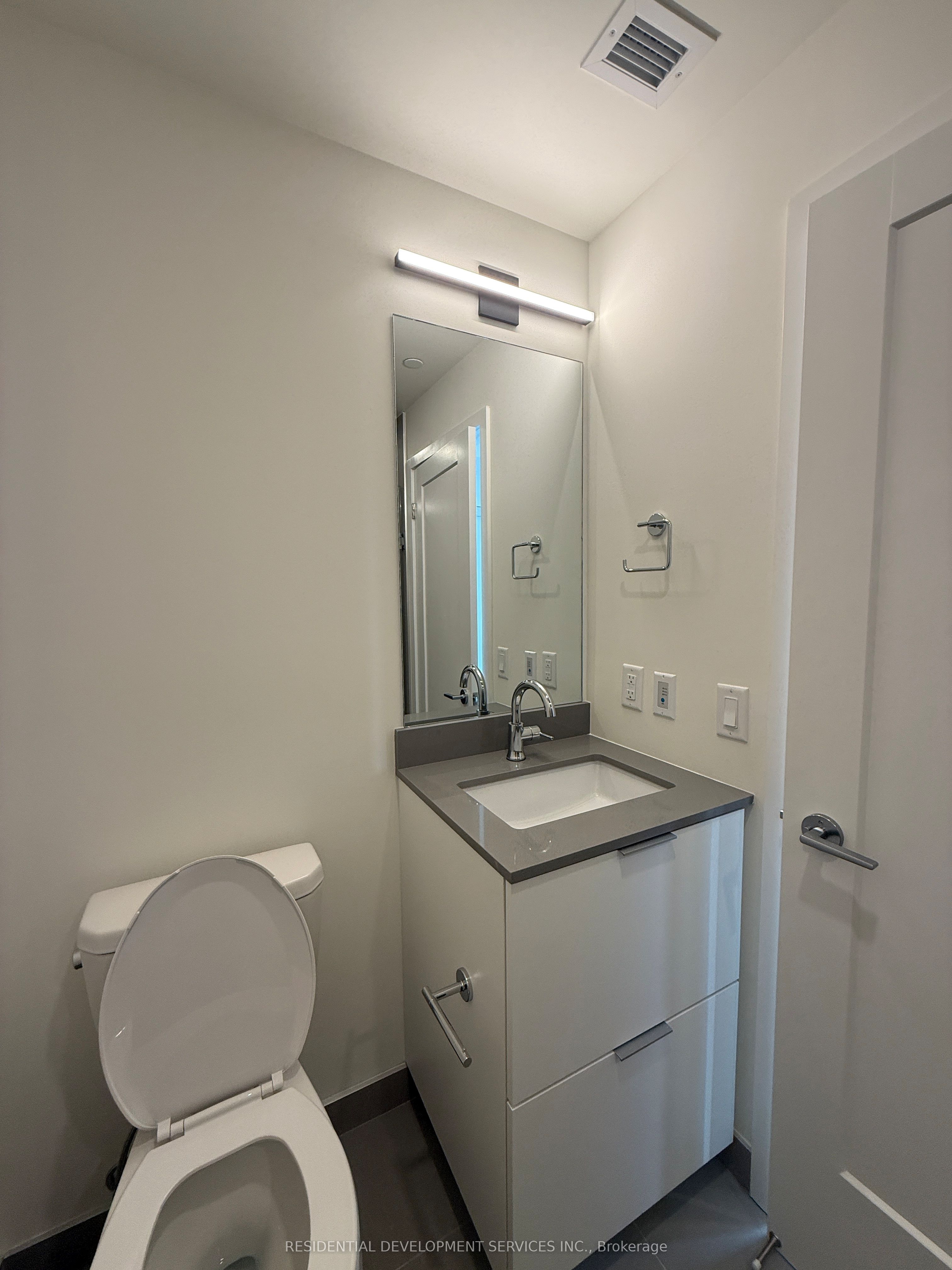 89 Church Street 5007, Toronto, ON M5C 0B7 photo 5