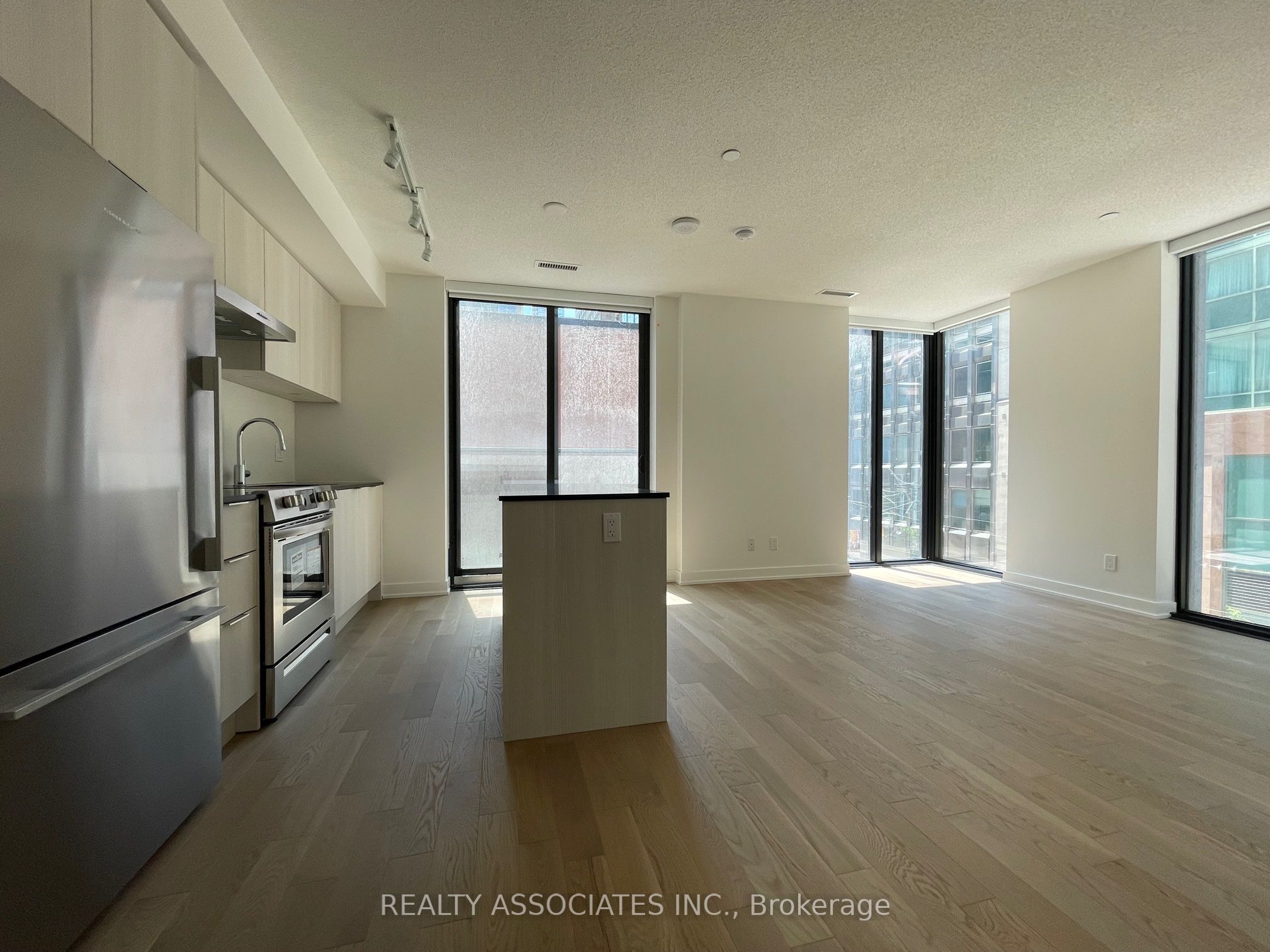 25 Richmond Street 213, Toronto, ON M5C 0A6 photo 3
