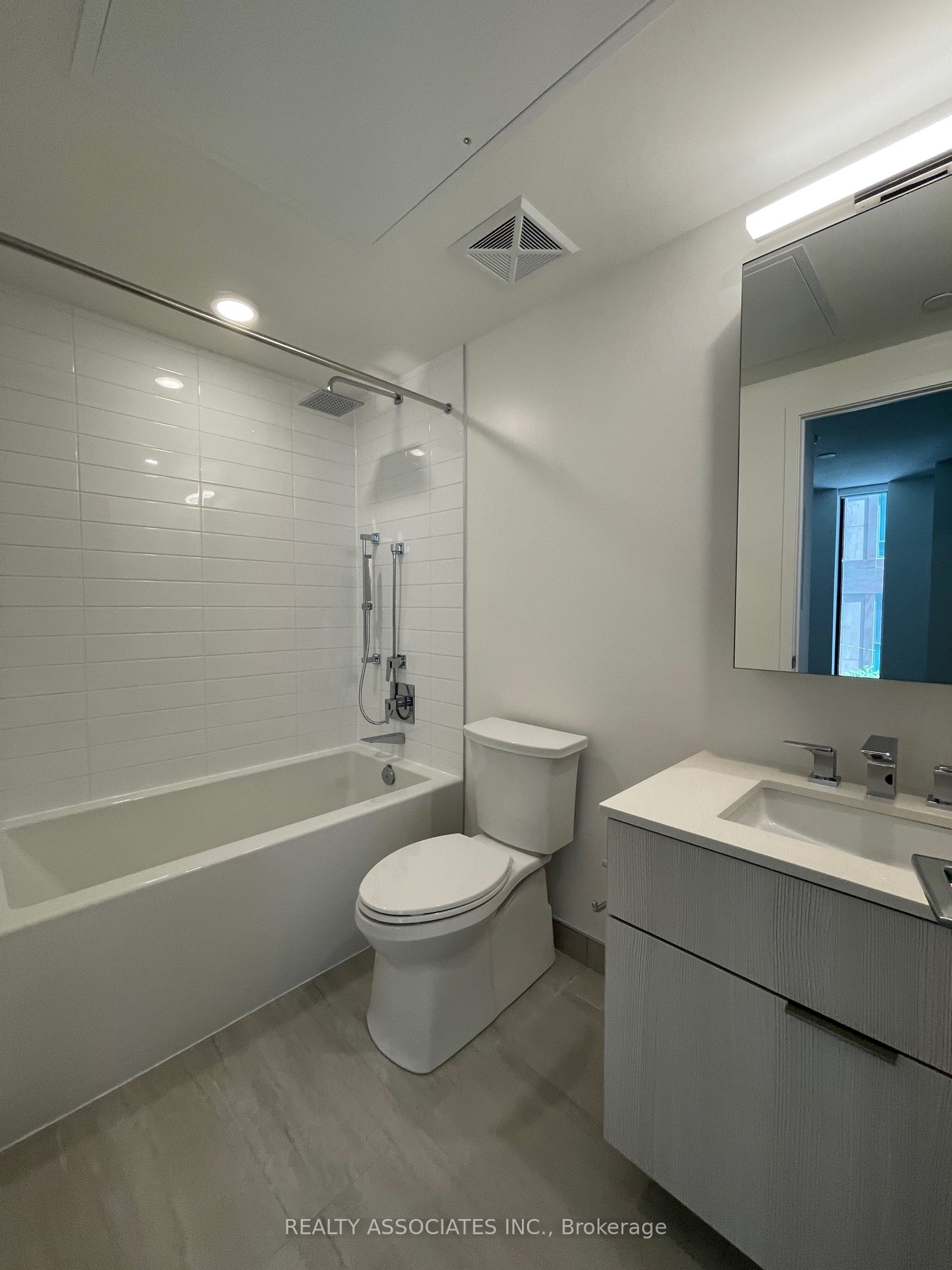 25 Richmond Street 213, Toronto, ON M5C 0A6 photo 4