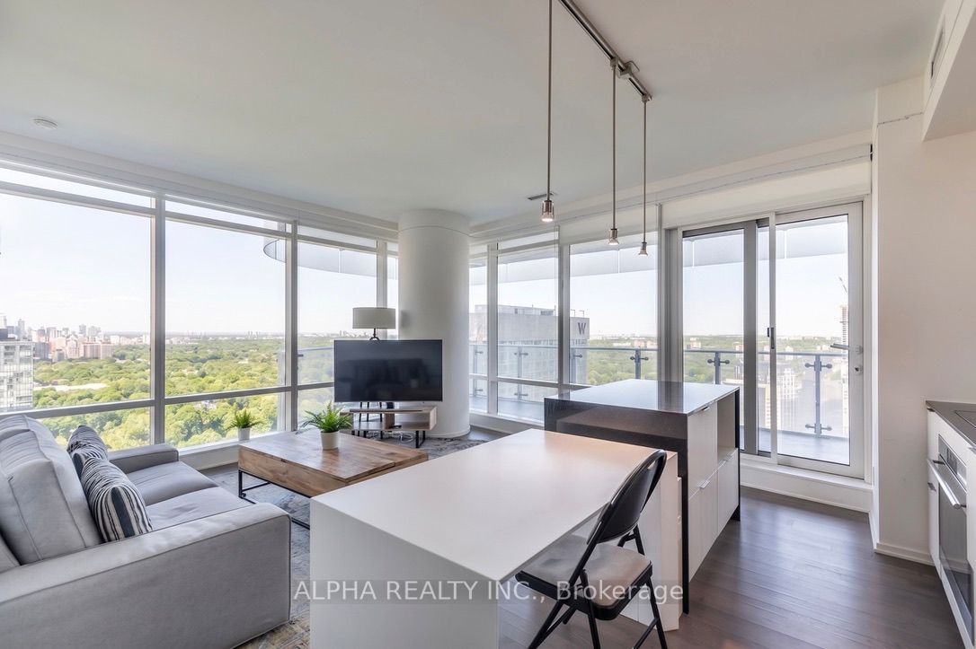1 Bloor Street 3601, Toronto, ON M4W 1A9 photo 3
