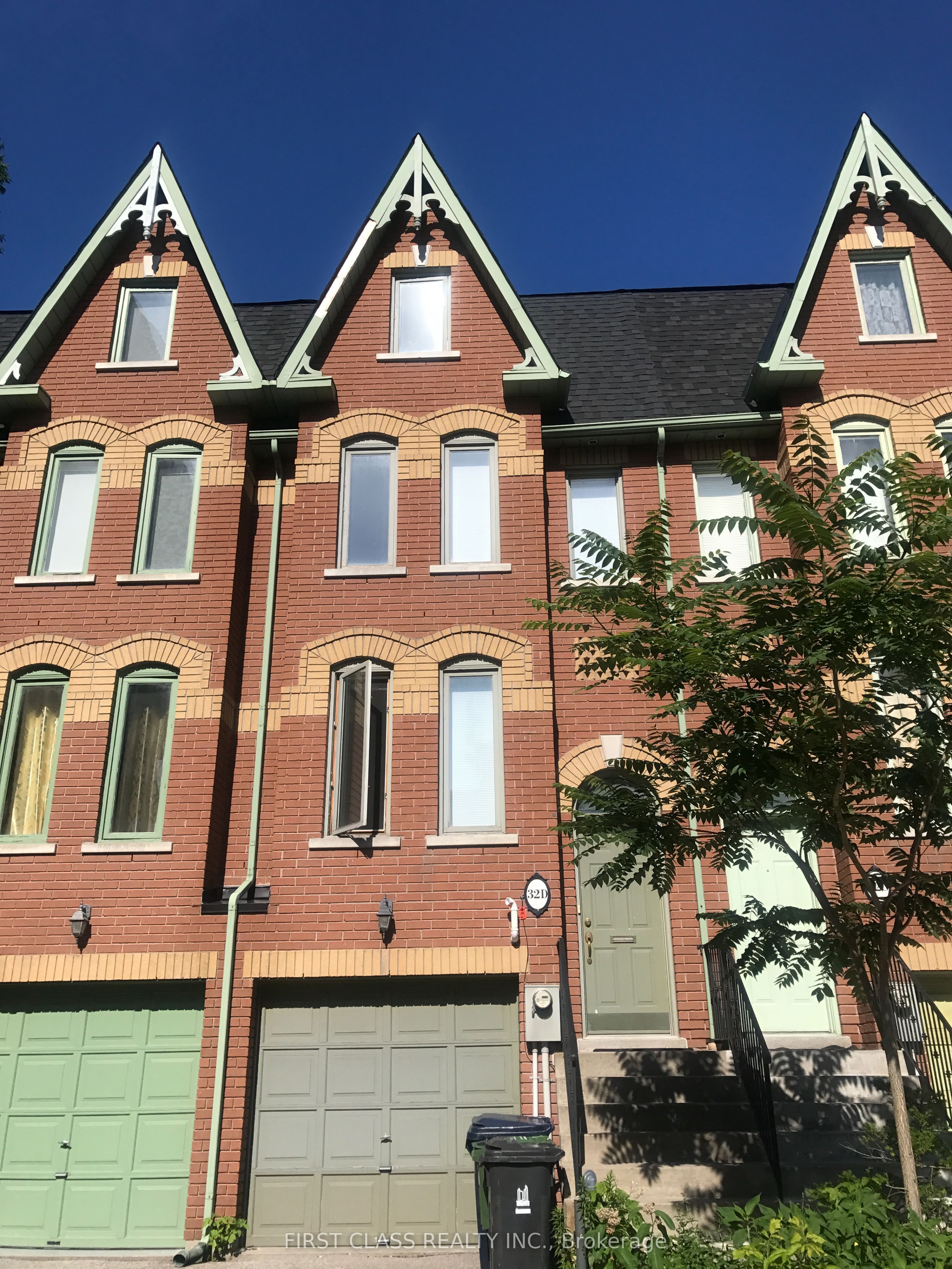 32D Oxford Street, Toronto, ON M5T 1N9
