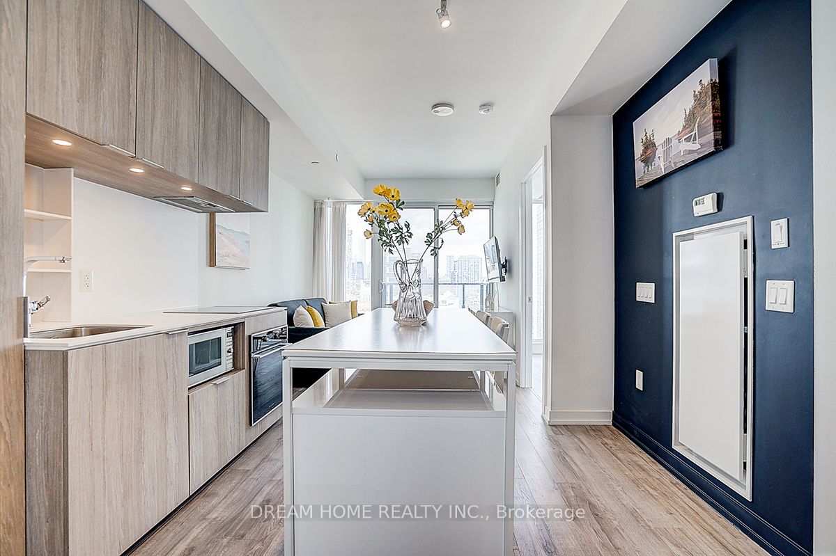 77 Shuter Street 2611, Toronto, ON M5B 0B8 photo 3