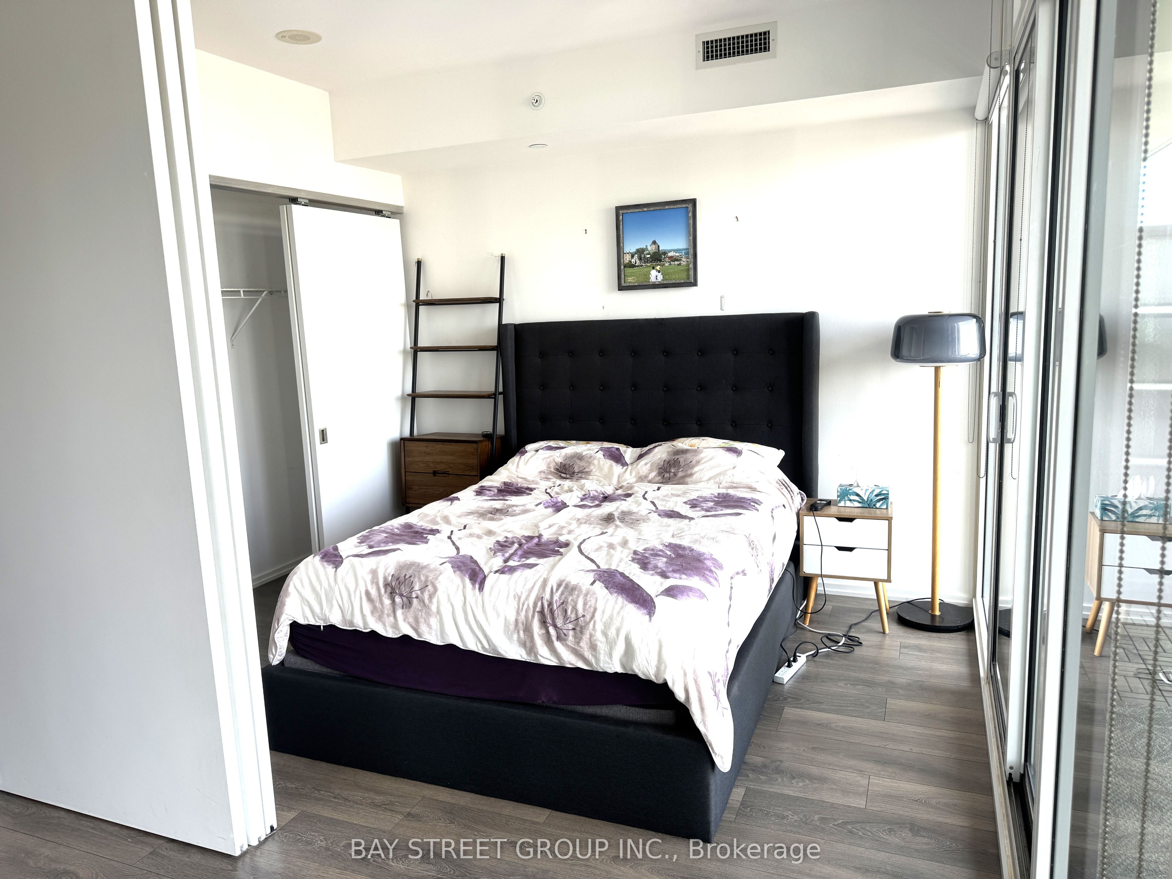 125 Peter Street 904, Toronto, ON M5V 0M2 photo 5