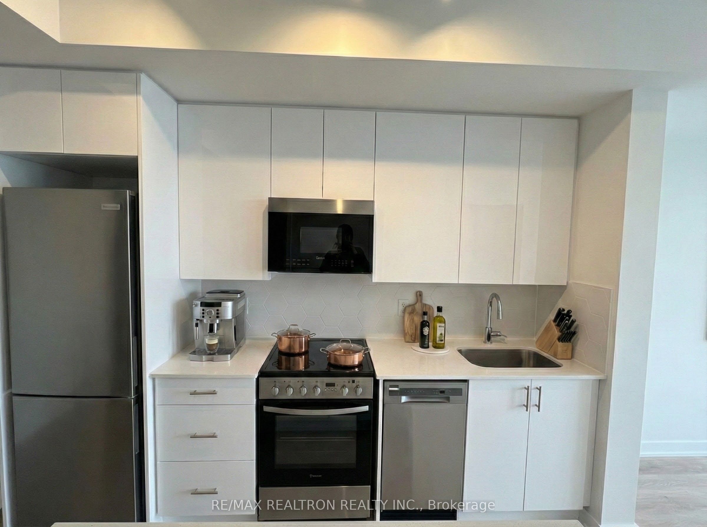 15 Ellerslie Avenue 2611, Toronto, ON M2N 0L7 photo 3