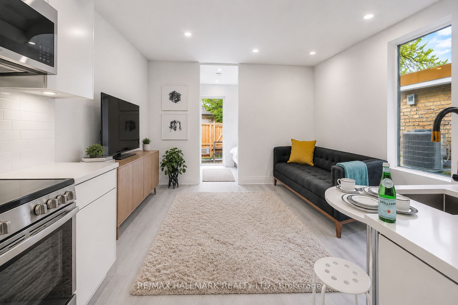 415 Dundas Street E 2, Toronto, ON M5A 2A9