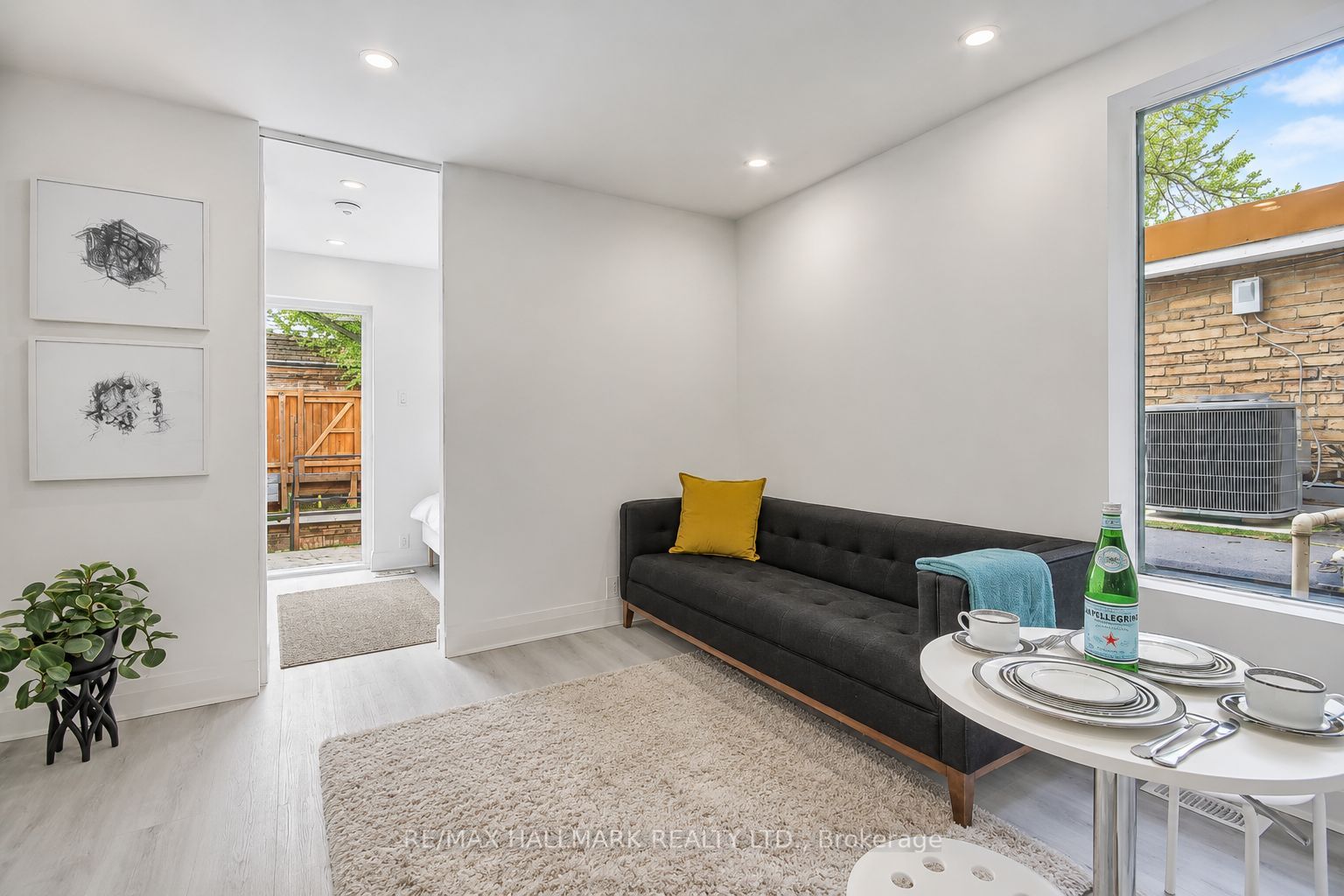 415 Dundas Street E 2, Toronto, ON M5A 2A9 photo 2