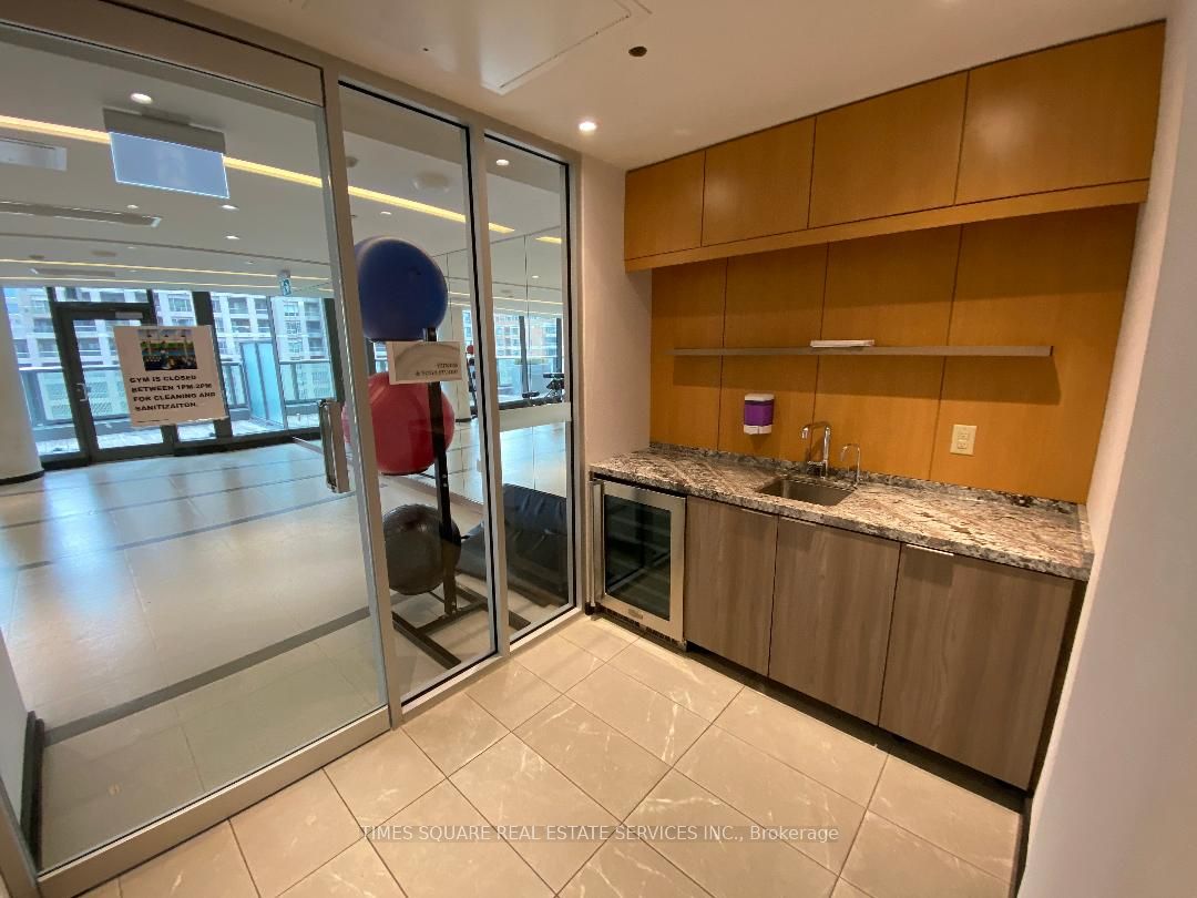 11 Wellesley Street W 1010, Toronto, ON M4Y 1E8 photo 4