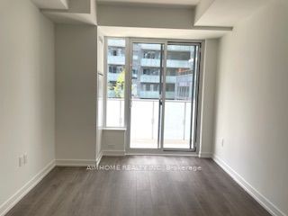 7 Golden Lion Heights N/A N429, Toronto, ON M2M 0C1 photo 2