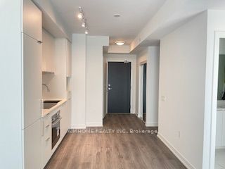 7 Golden Lion Heights N/A N429, Toronto, ON M2M 0C1 photo 3