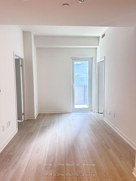 500 Wilson Avenue 519, Toronto, ON L5A 1W4 photo 2