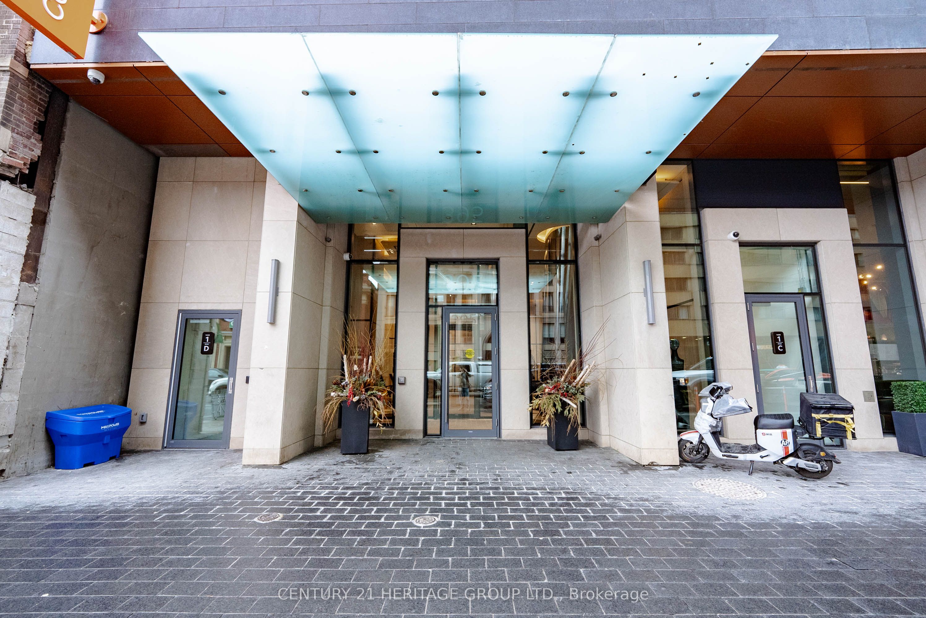 395 Bloor Street E 5309, Toronto, ON M4W 0B4 photo 2