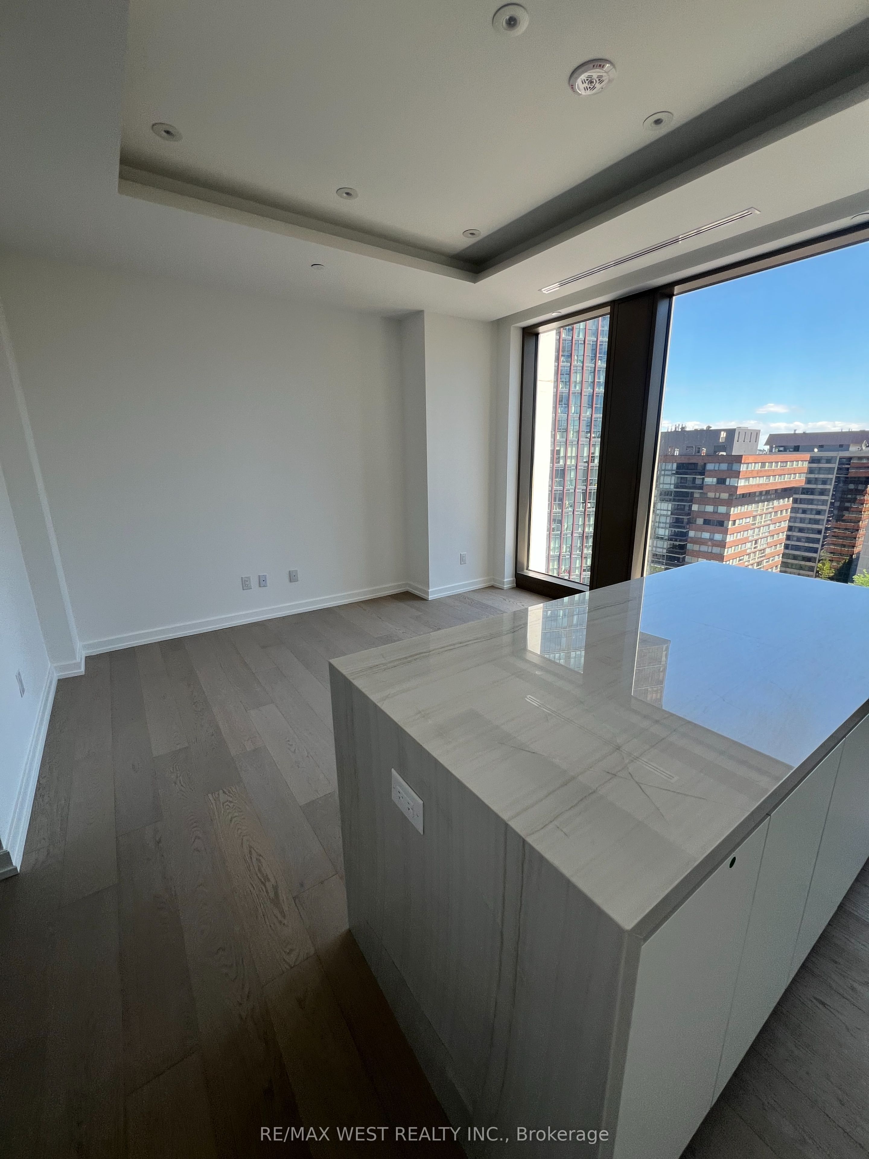 1315 Bay Street 1301, Toronto, ON M5R 0B3 photo 2