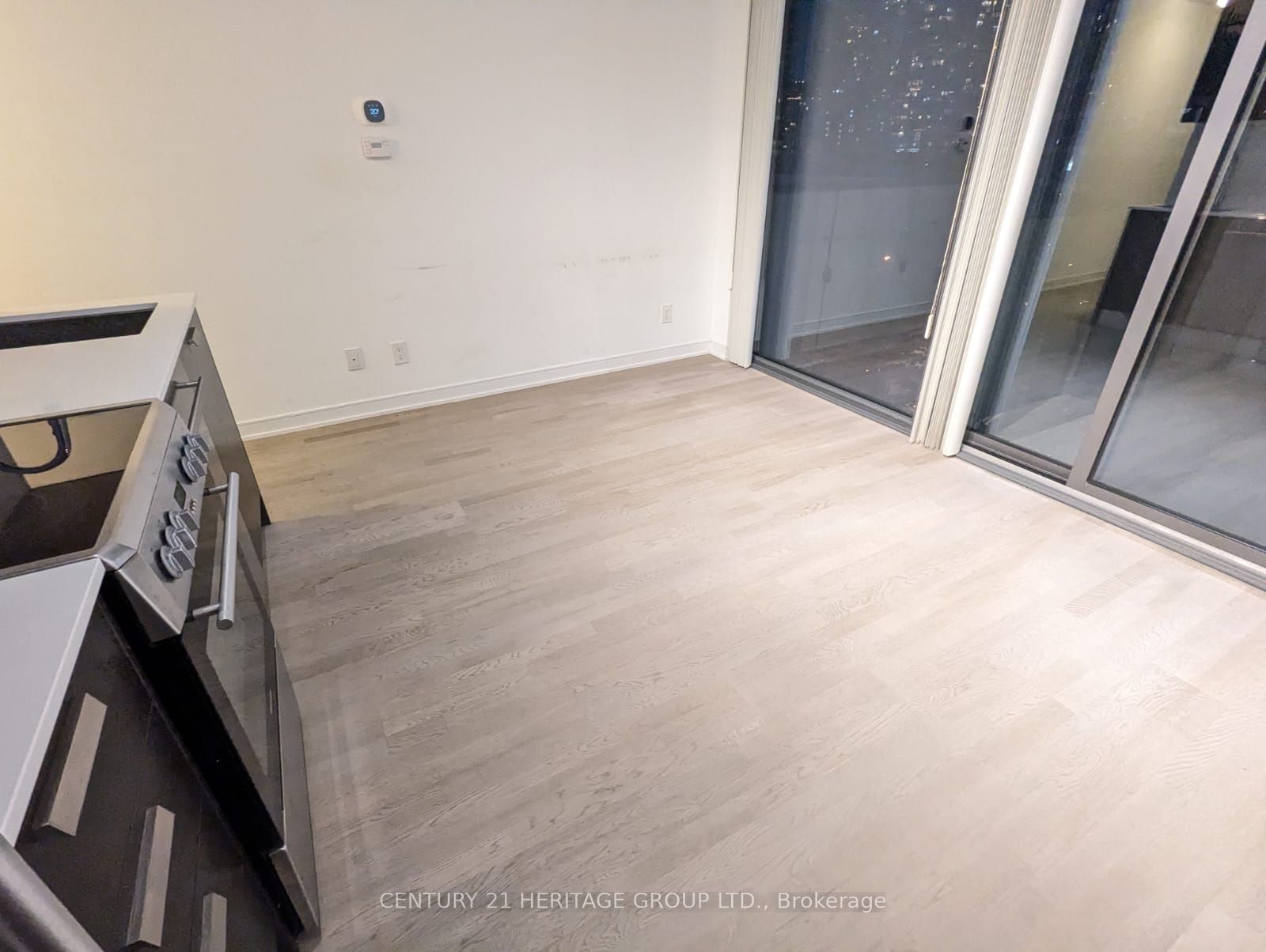 57 St Joseph Street 804, Toronto, ON M5S 0C5 photo 4