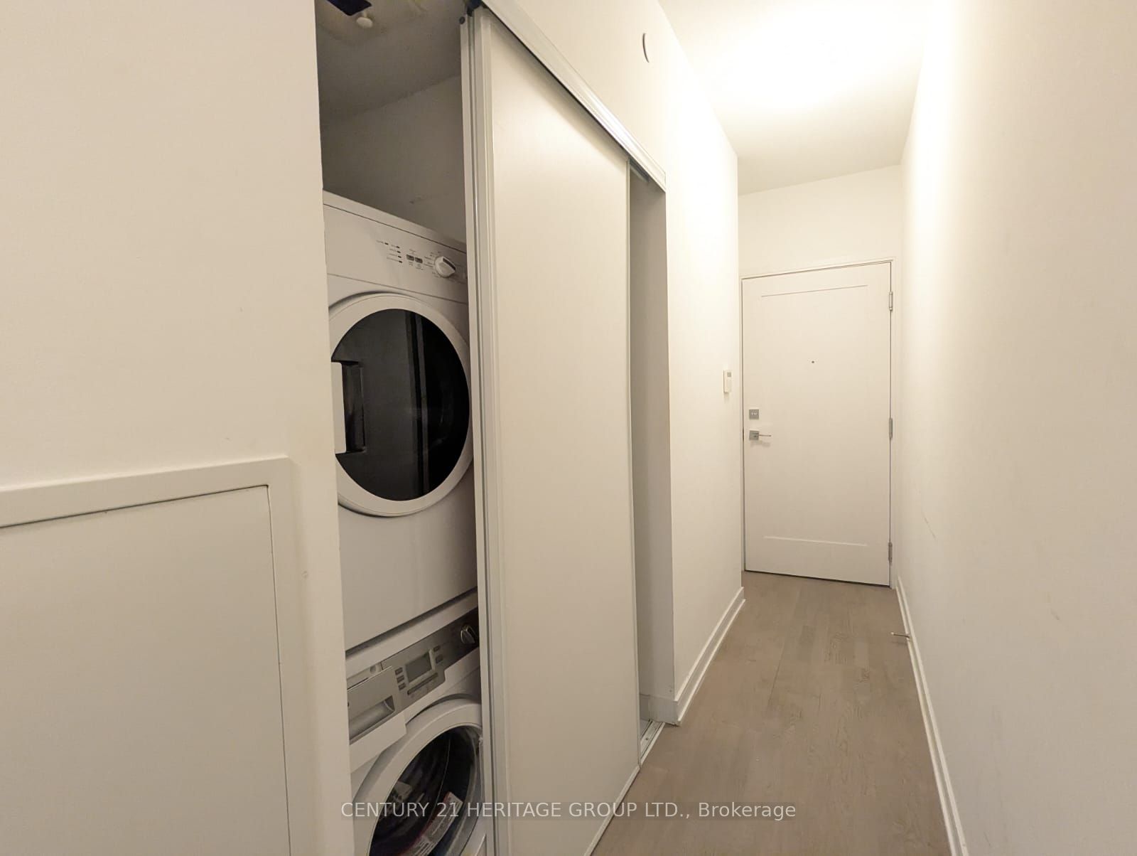 57 St Joseph Street 804, Toronto, ON M5S 0C5 photo 5