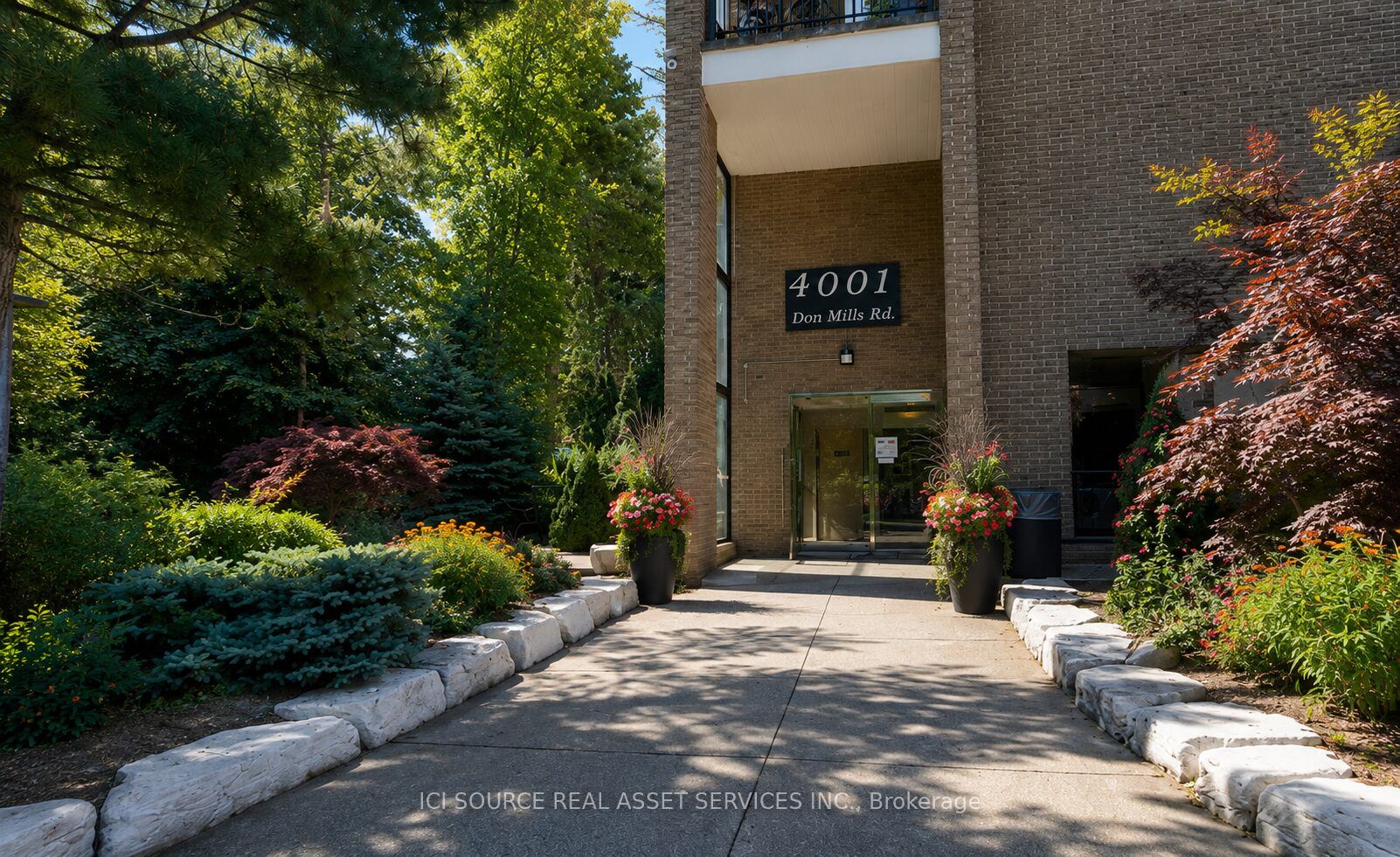 4001 Don Mills Road 127, Toronto, ON M2H 3J8