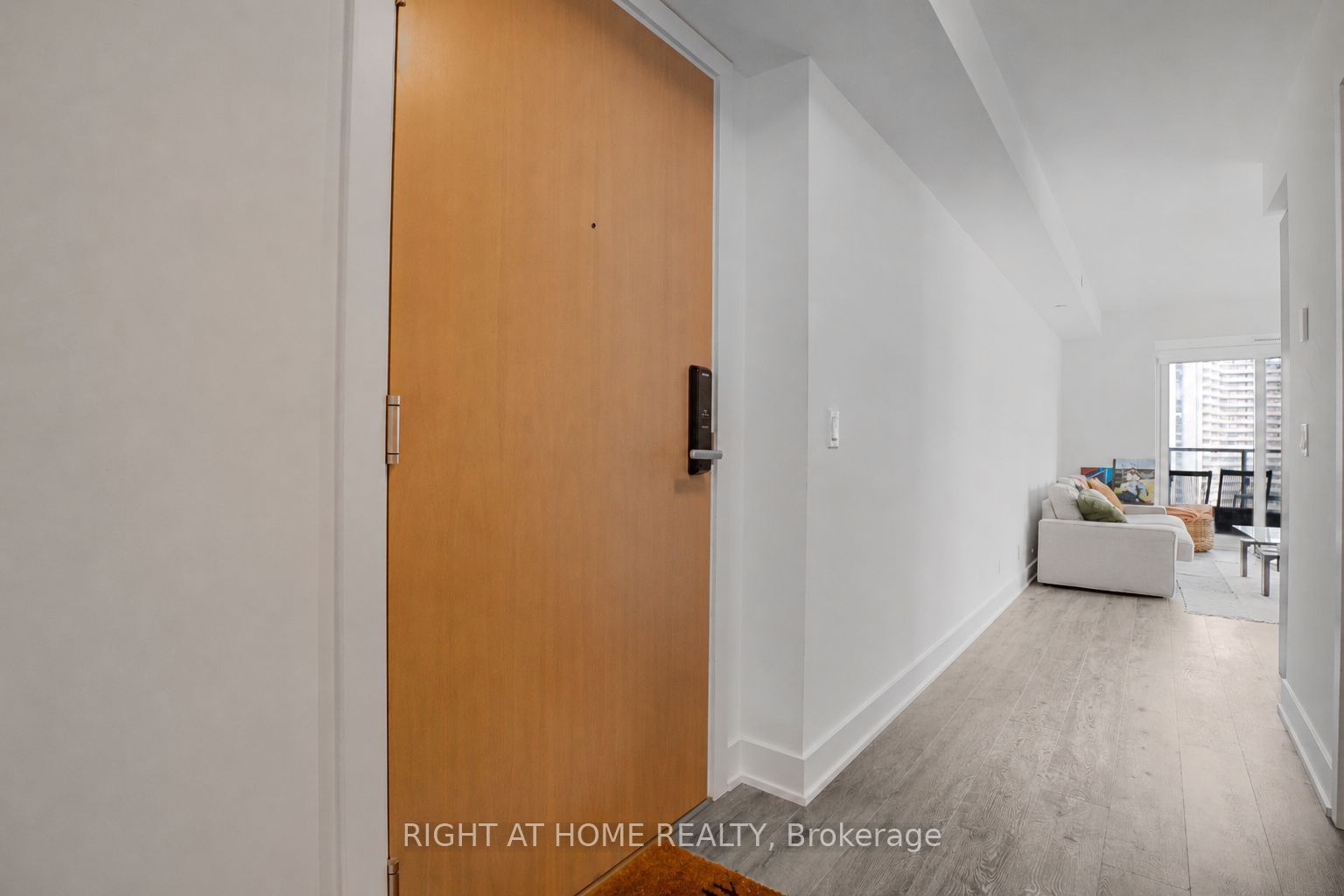 585 Bloor Street E 1922, Toronto, ON M4W 0B3 photo 5