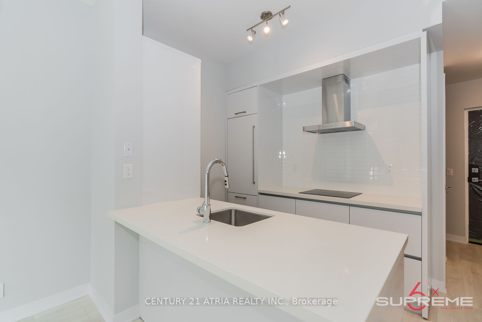 2221 Yonge Street 611, Toronto, ON M4S 0B8 photo 5