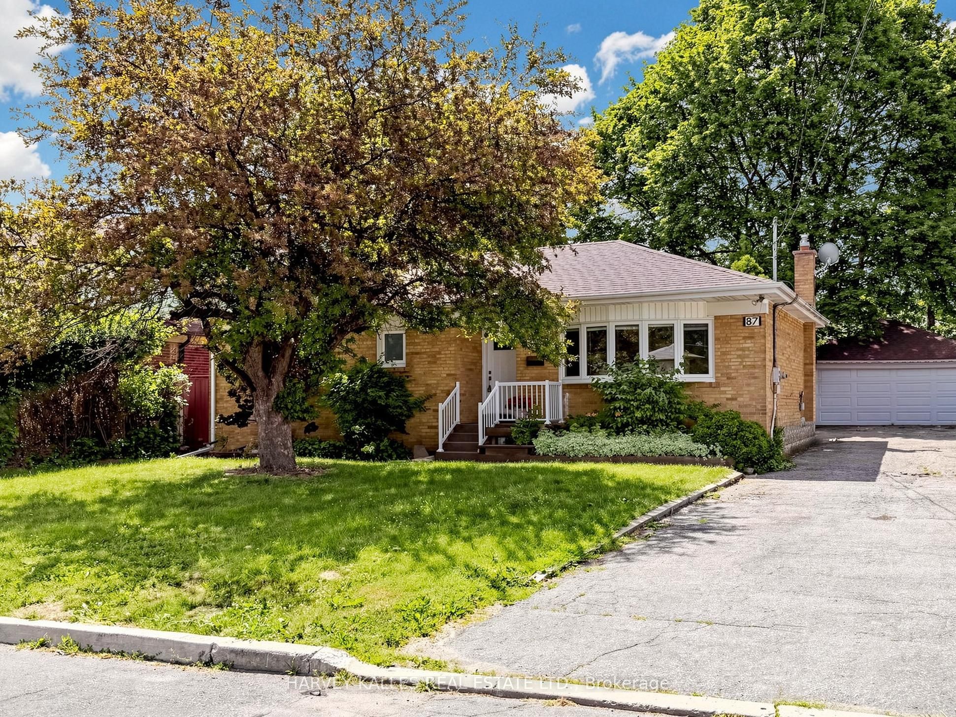 87 Combe Avenue, Toronto, ON M3H 4J6 photo 2