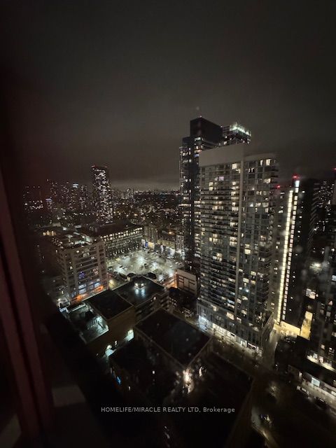 82 Dalhousie Street 3602, Toronto, ON M5B 0C5 photo 2