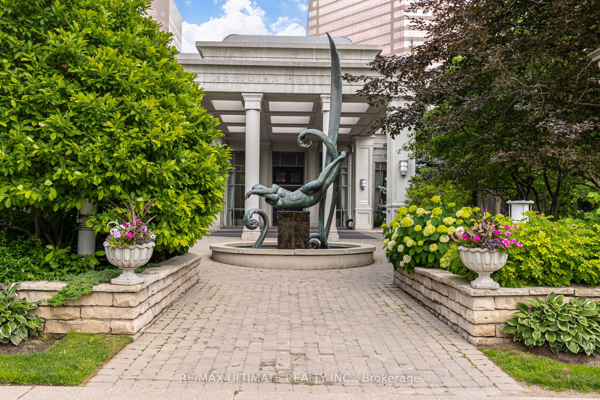 25 Greenview Avenue 319, Toronto, ON M2M 0A5 photo 2