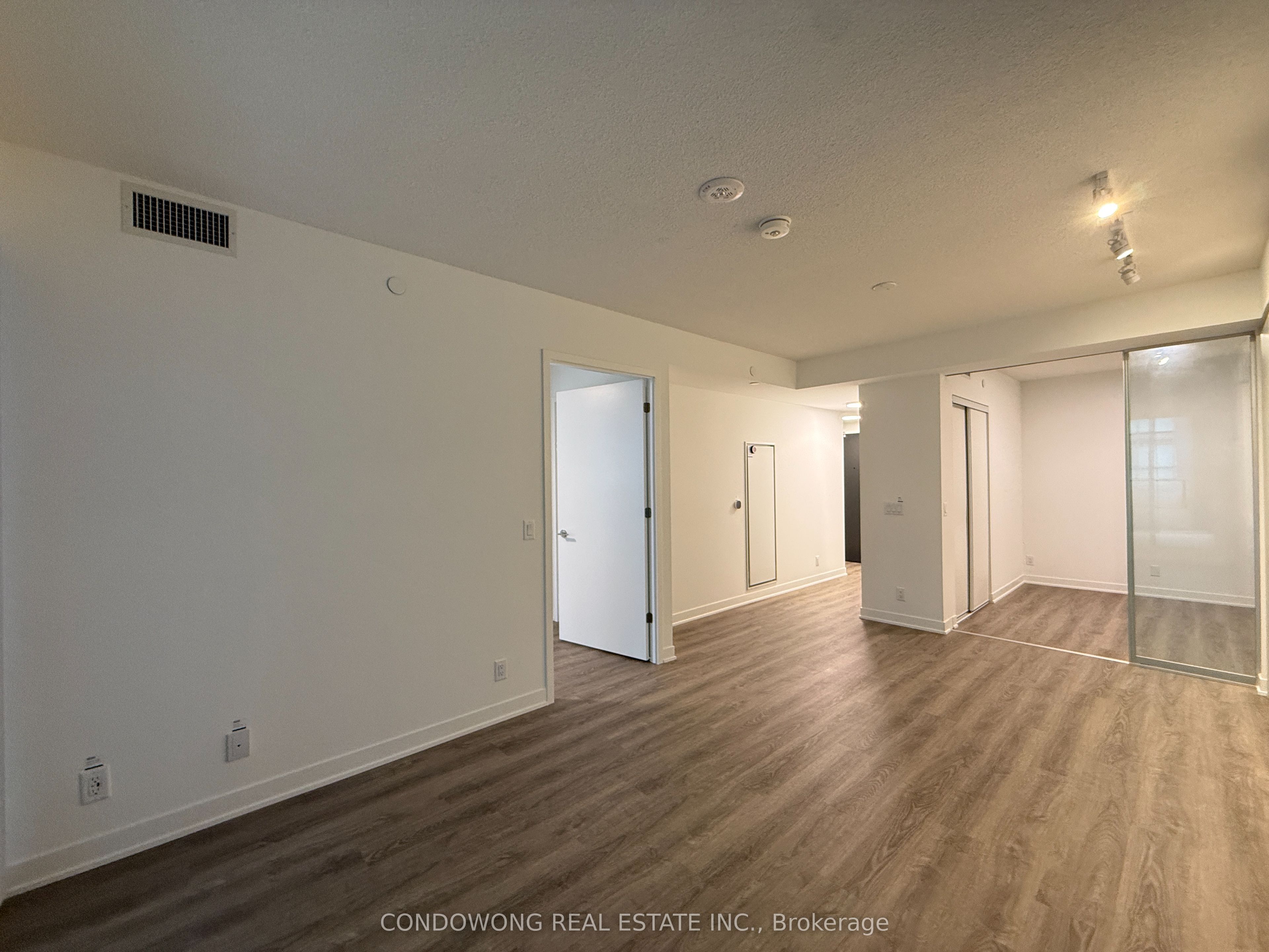 180 Front Street E 807, Toronto, ON M5A 0A9 photo 5