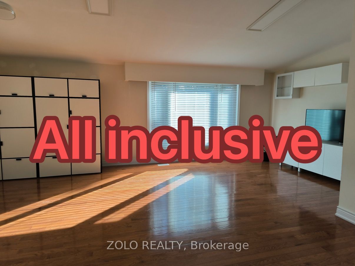 4 Cloebury Court Main Floor, Toronto, ON M2R 1V8