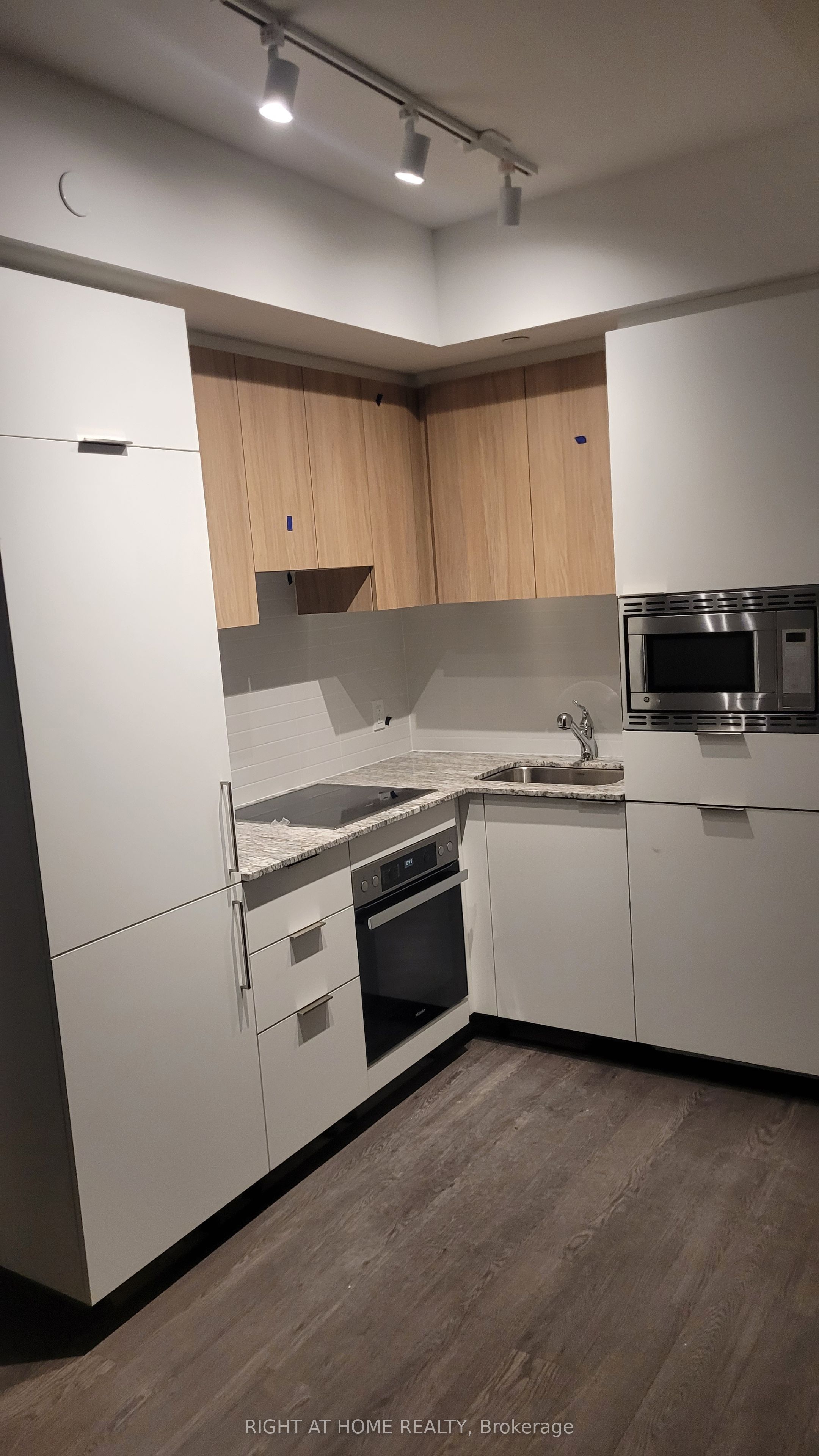 50 O'Neill Road 1905, Toronto, ON M3C 0H1 photo 5