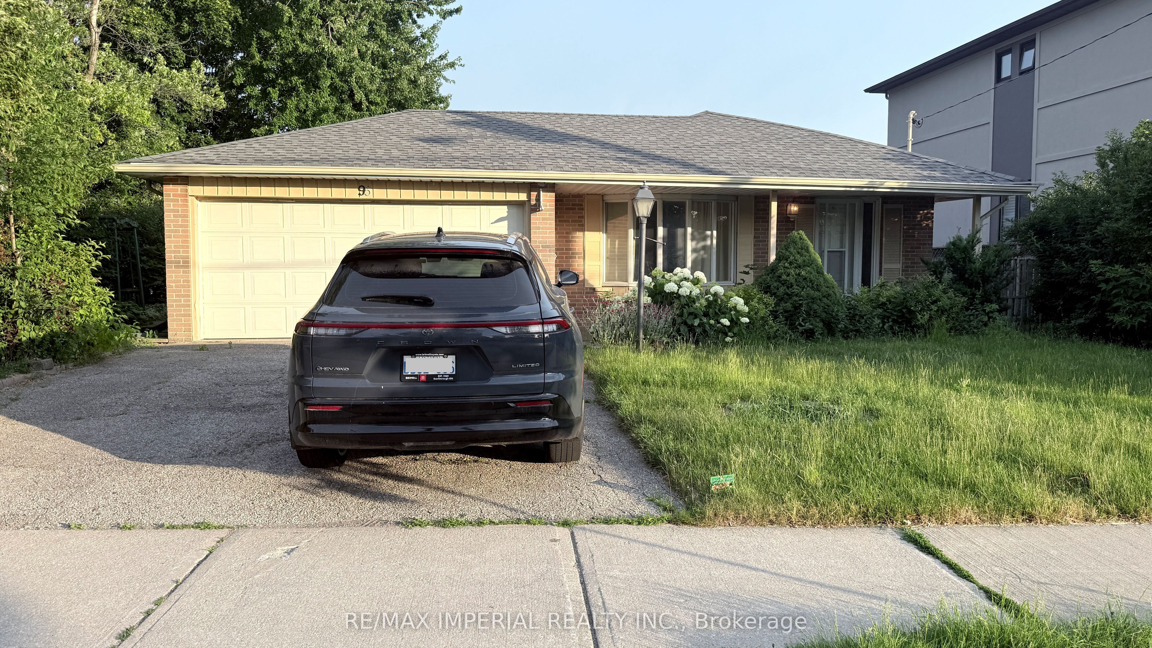 95 Pleasant View Drive, Toronto, ON M2J 3R2 photo 2