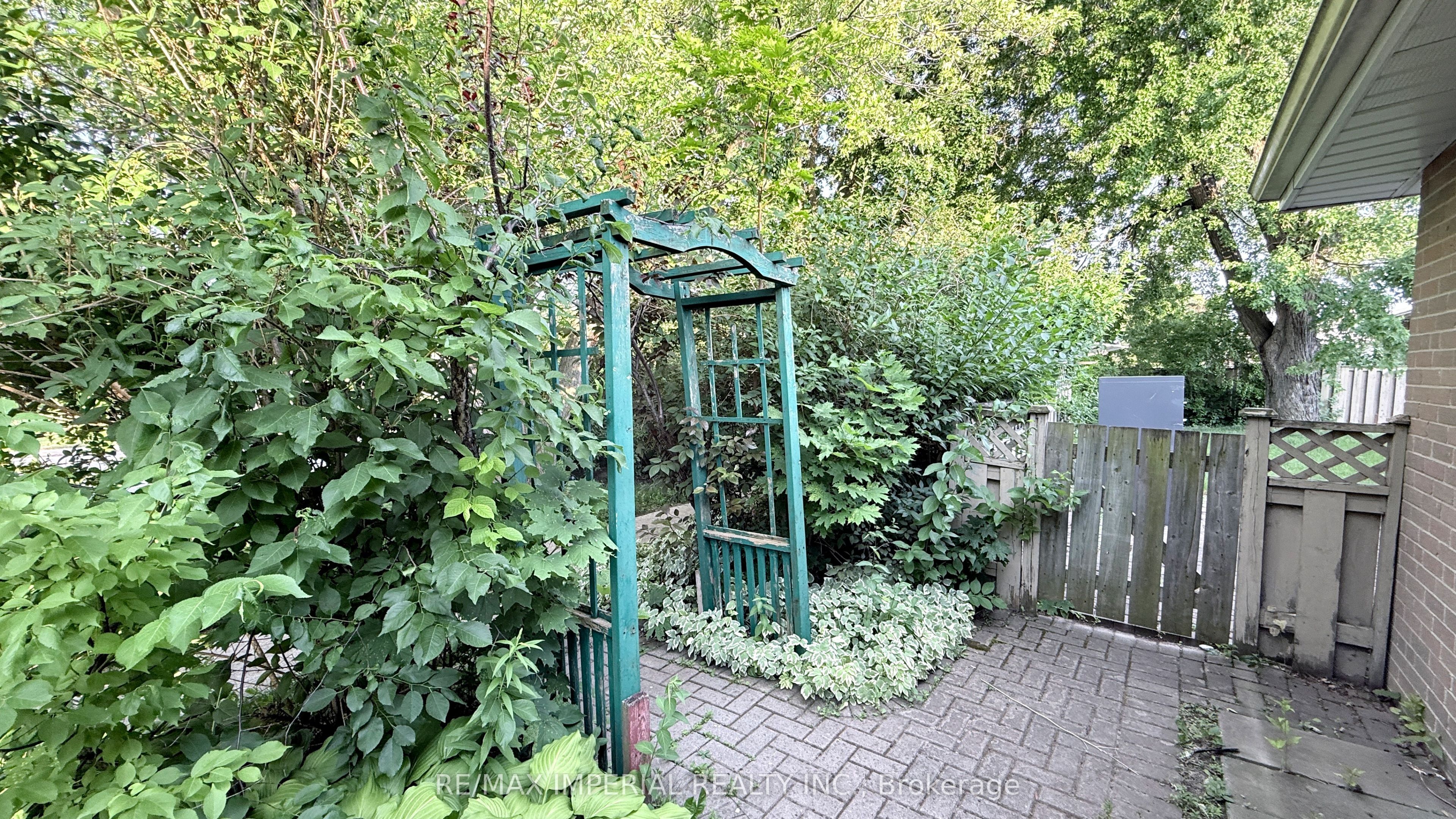 95 Pleasant View Drive, Toronto, ON M2J 3R2 photo 3