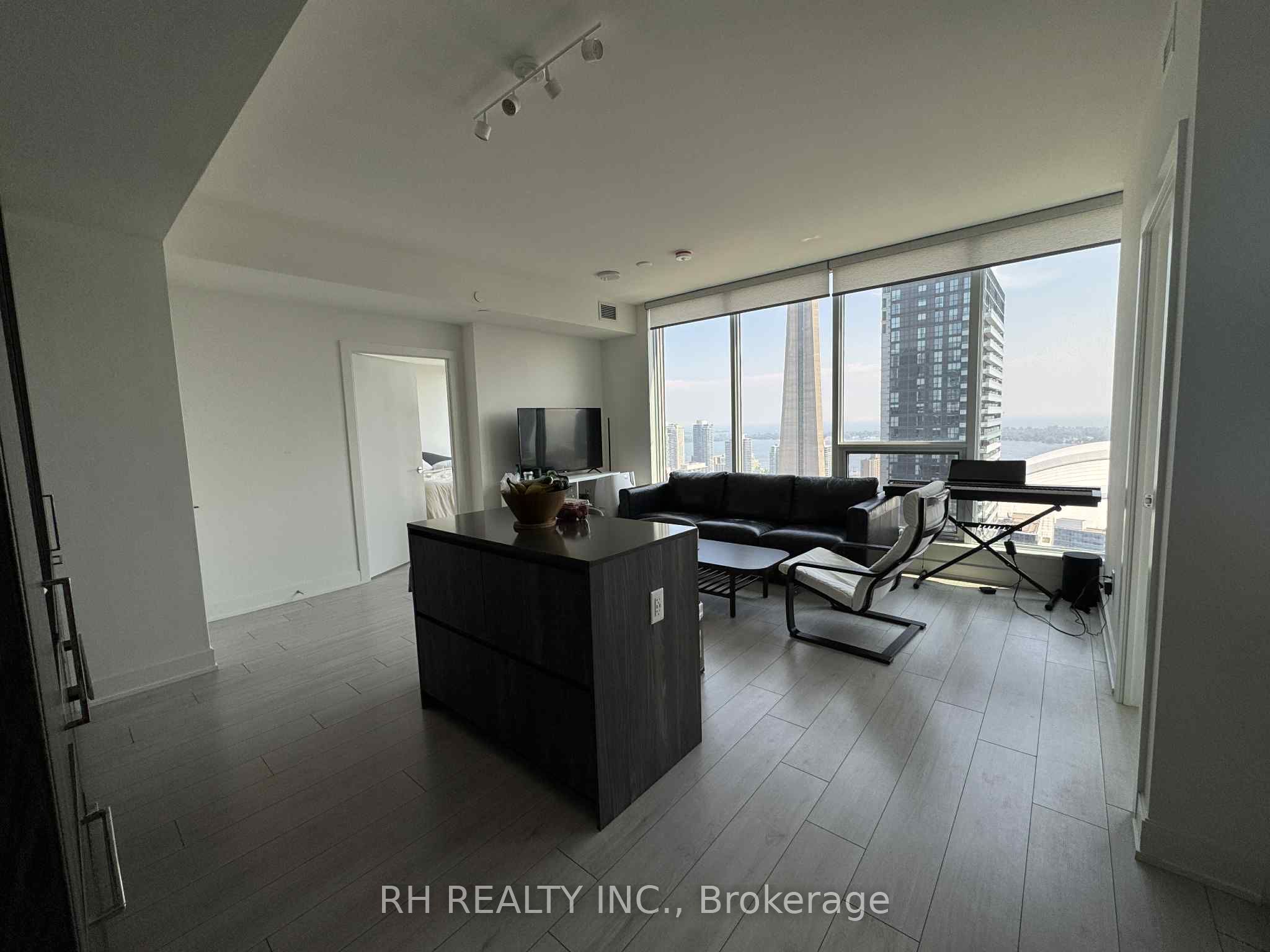 15 Mercer Street 3201, Toronto, ON M5V 1H2