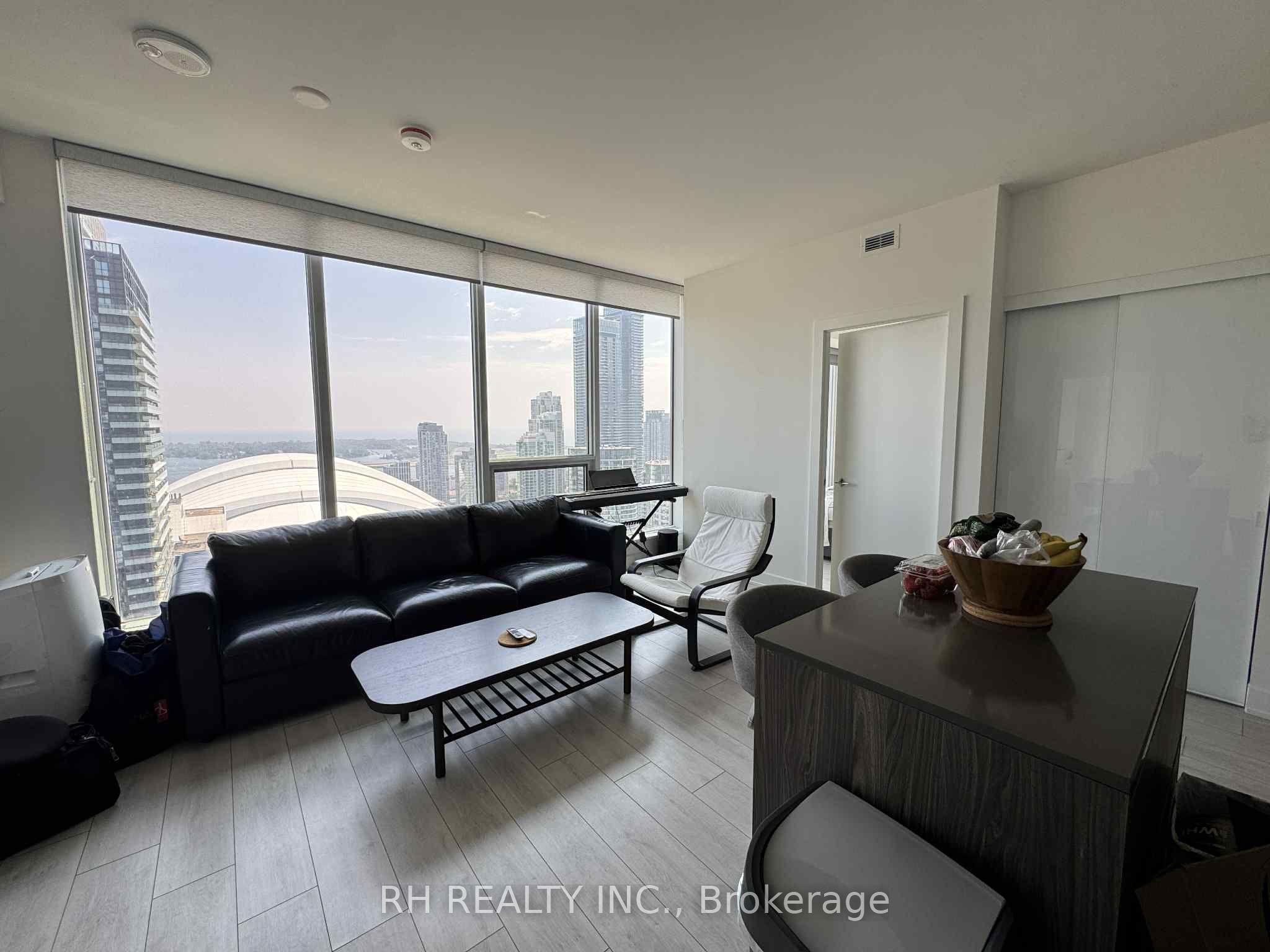 15 Mercer Street 3201, Toronto, ON M5V 1H2 photo 2