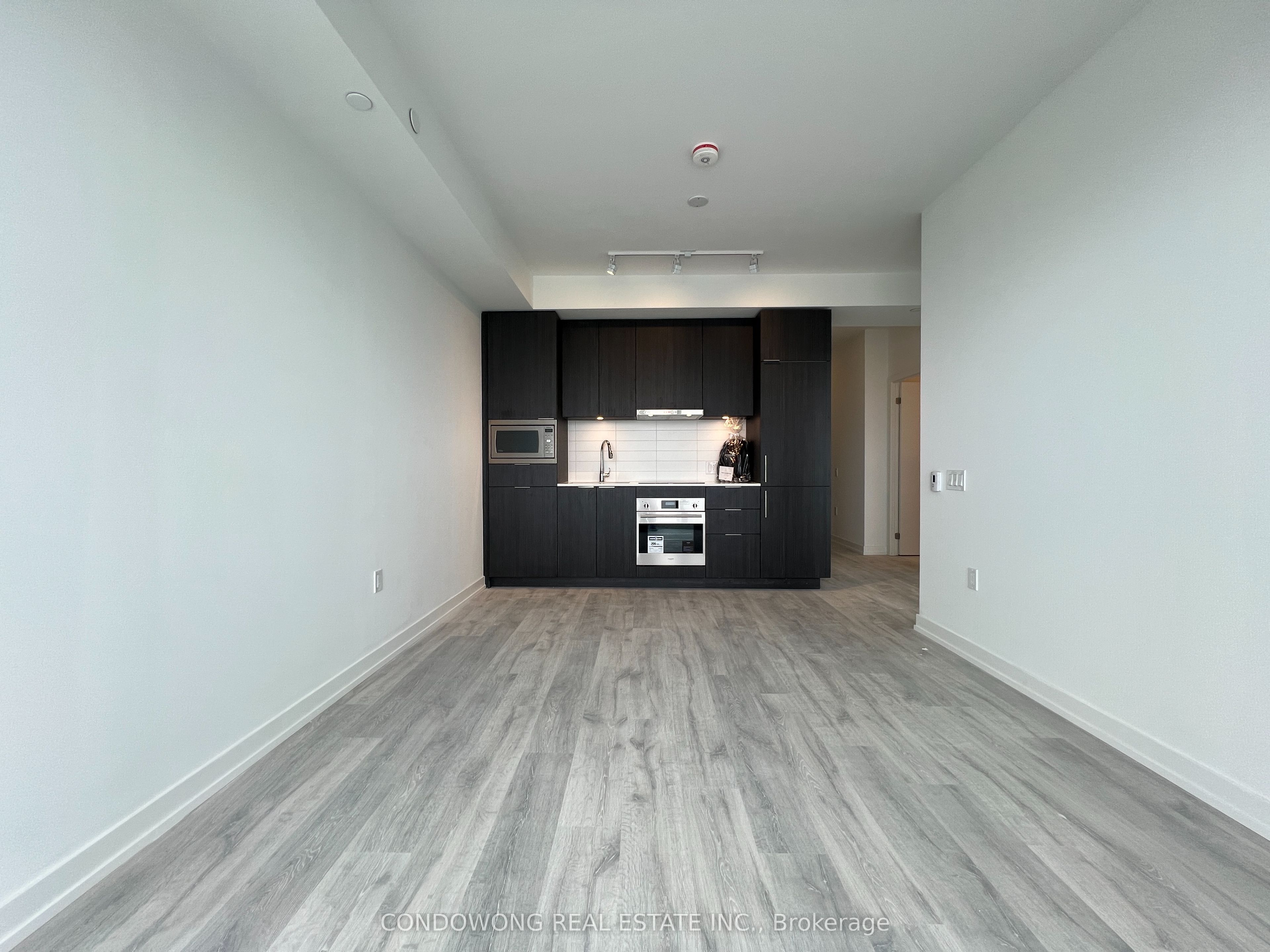 8 Olympic Garden Drive S2407, Toronto, ON M2M 0B9 photo 2