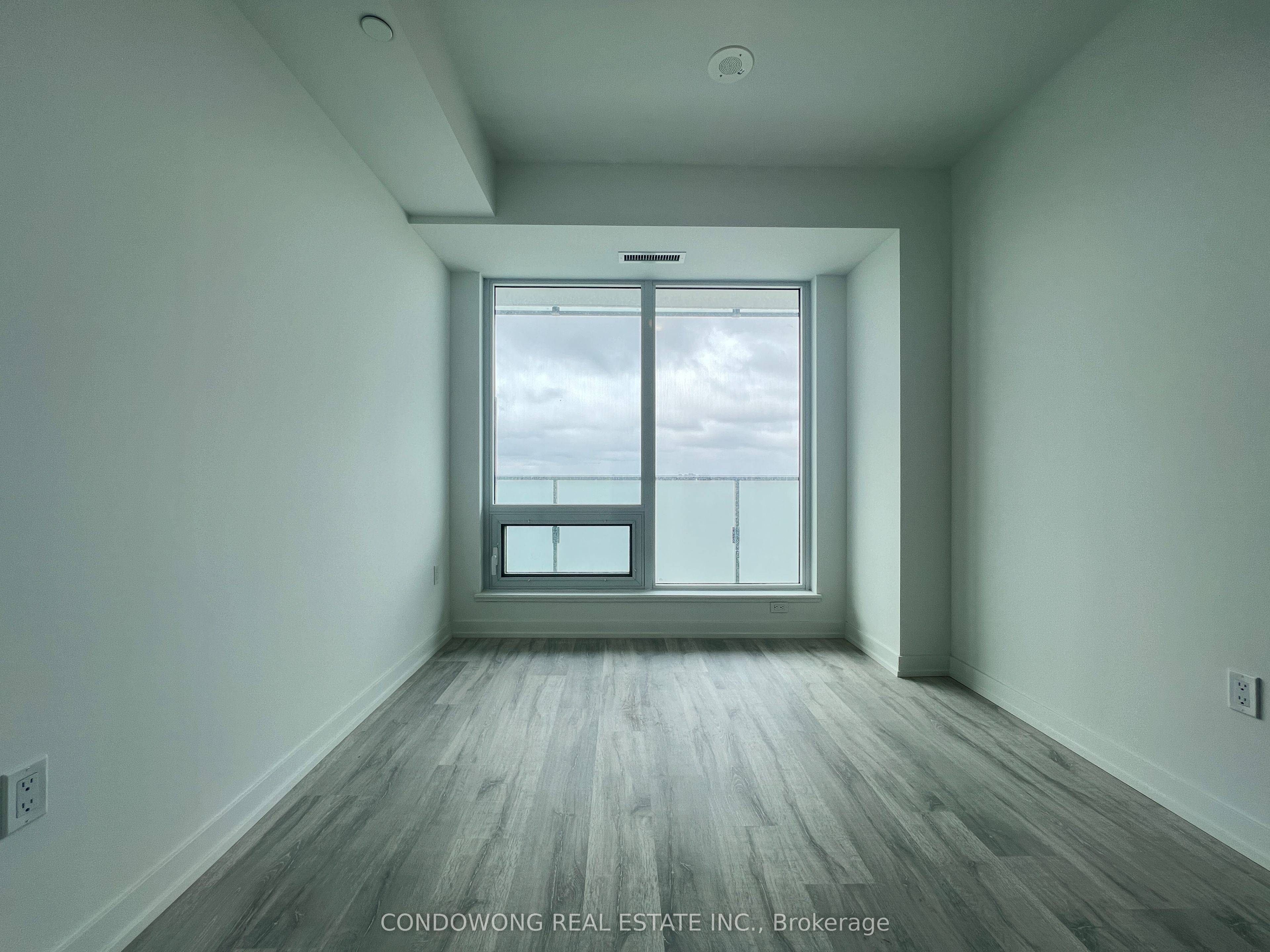 8 Olympic Garden Drive S2407, Toronto, ON M2M 0B9 photo 3