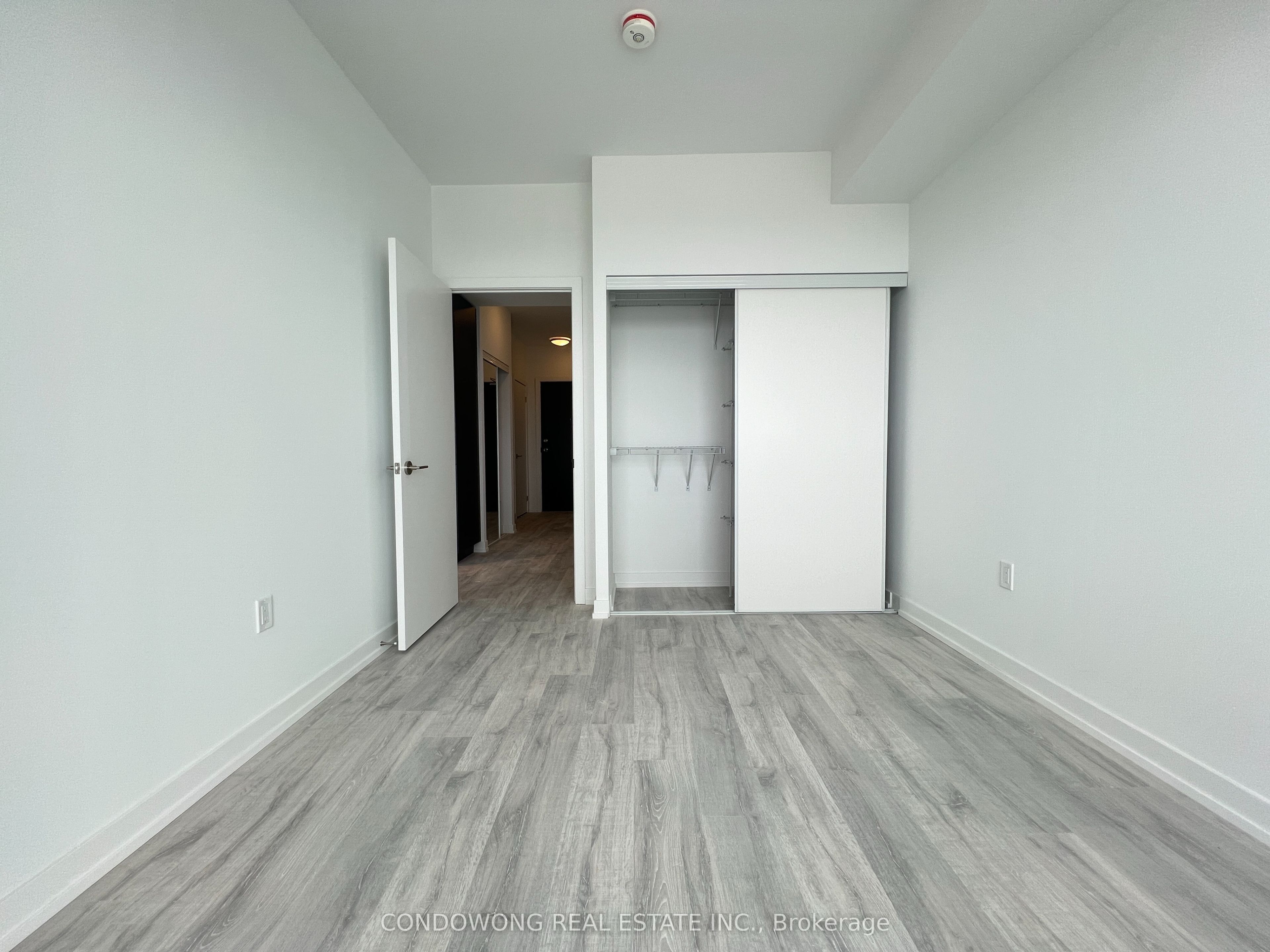 8 Olympic Garden Drive S2407, Toronto, ON M2M 0B9 photo 4