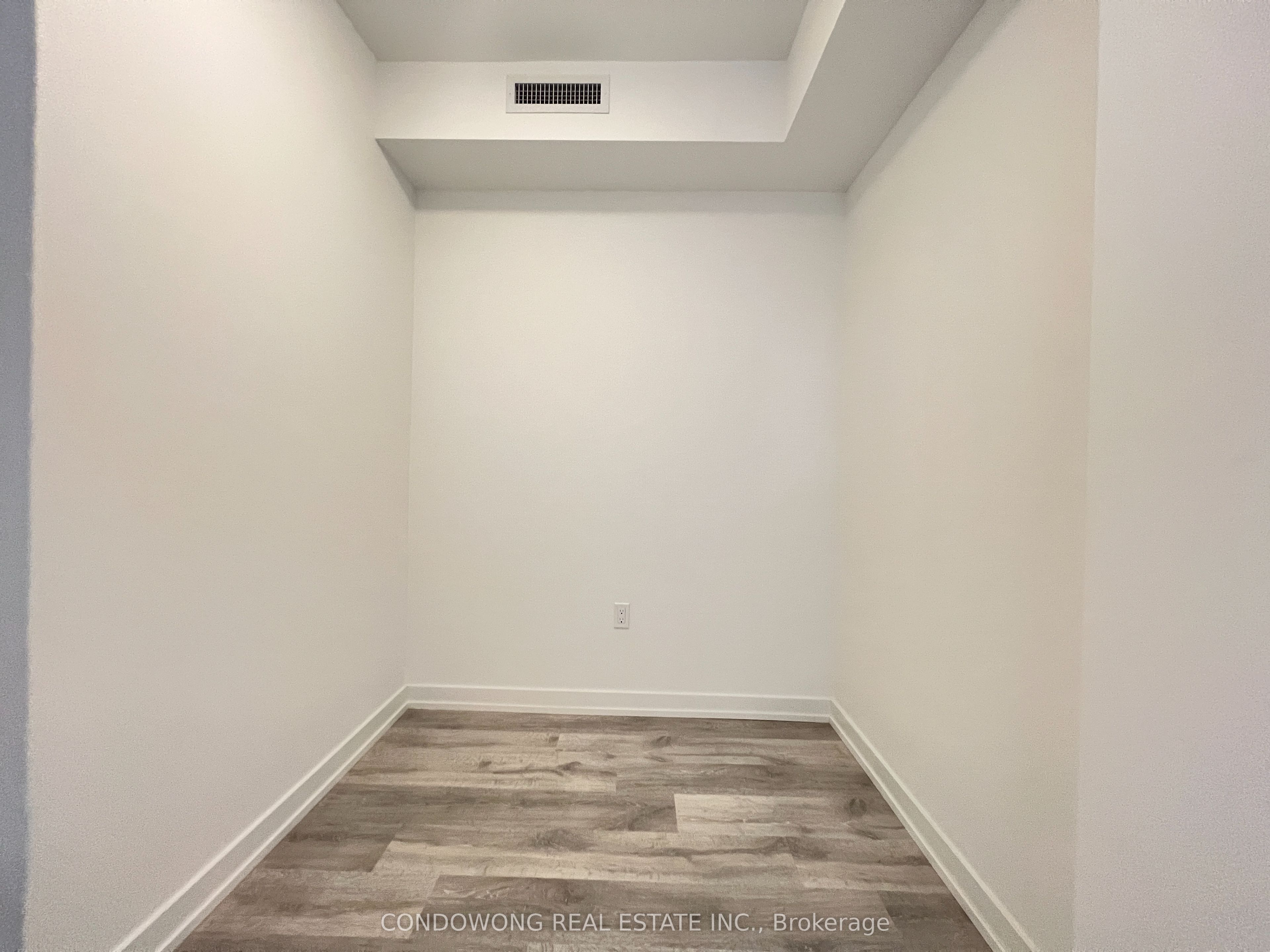 8 Olympic Garden Drive S2407, Toronto, ON M2M 0B9 photo 5