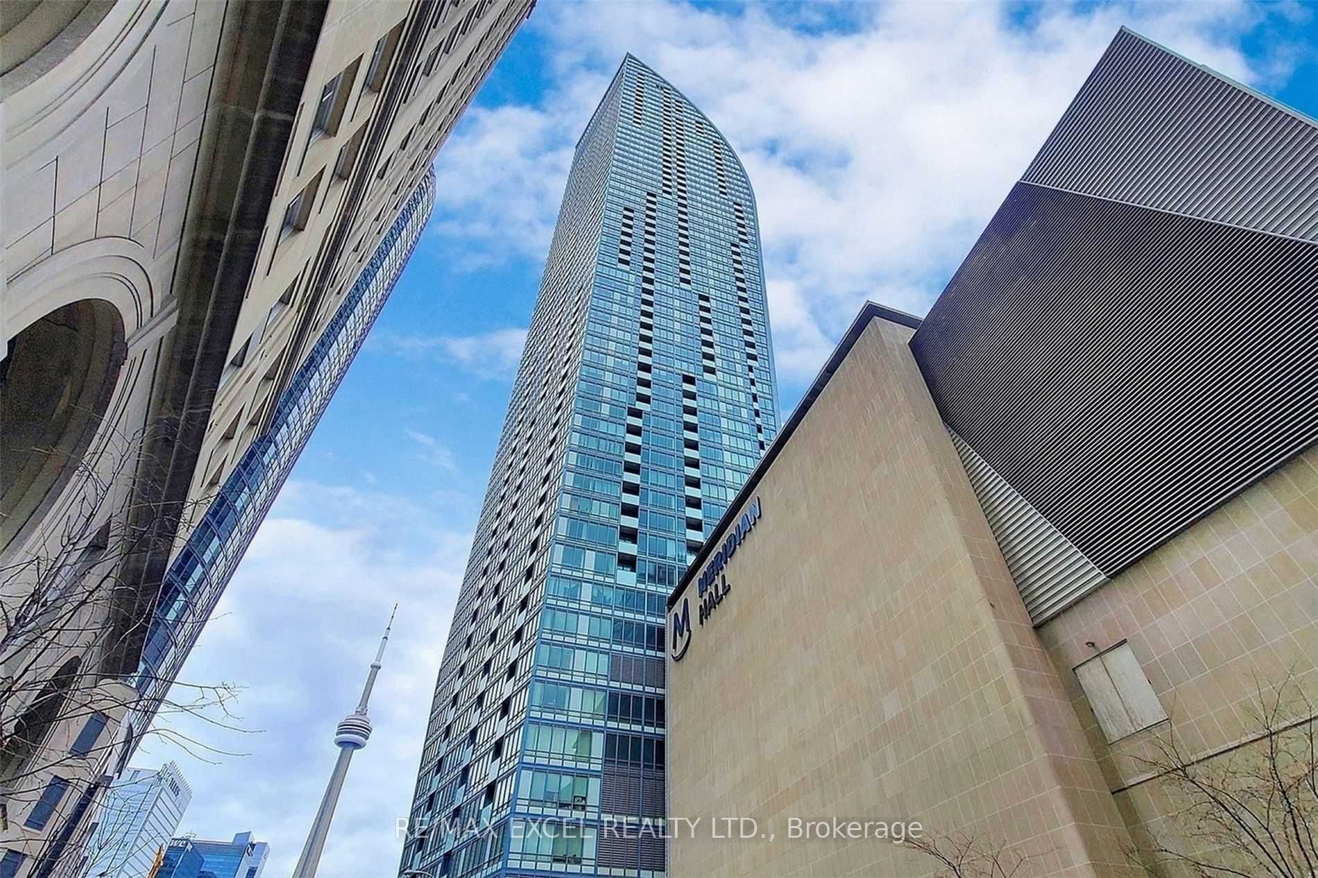 8 The Esplanade 1812, Toronto, ON M5E 0A6 photo 3