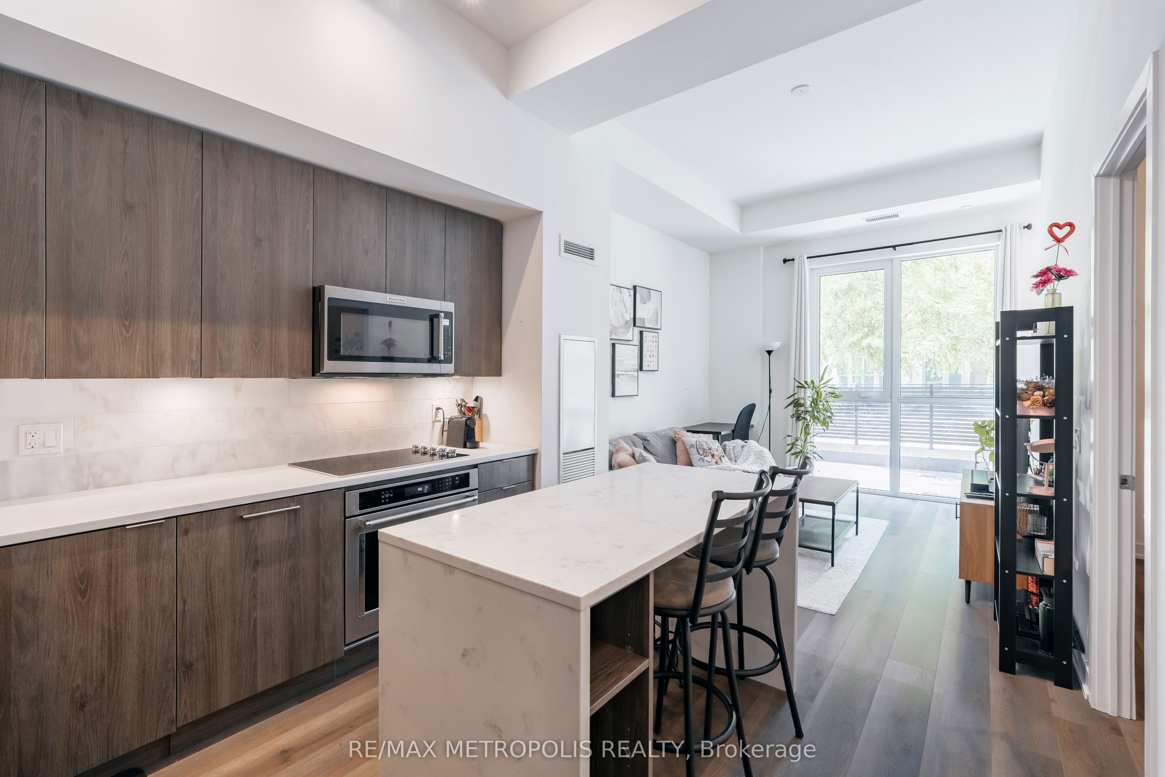 38 Iannuzzi Street 111, Toronto, ON M5V 0S2 photo 5
