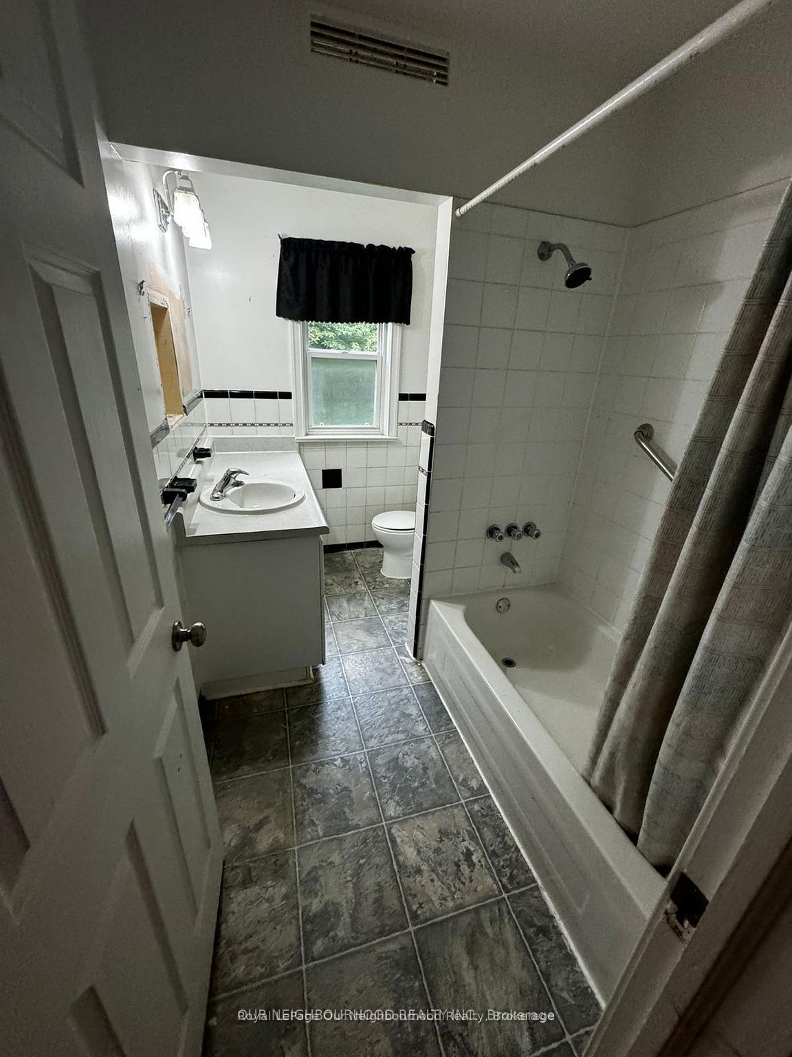 105 Poyntz Avenue Upper, Toronto, ON M2N 1J3 photo 5