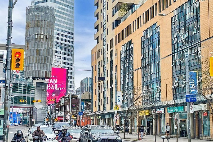 252 E Church Street E 2301, Toronto, ON M5B 0E6 photo 2