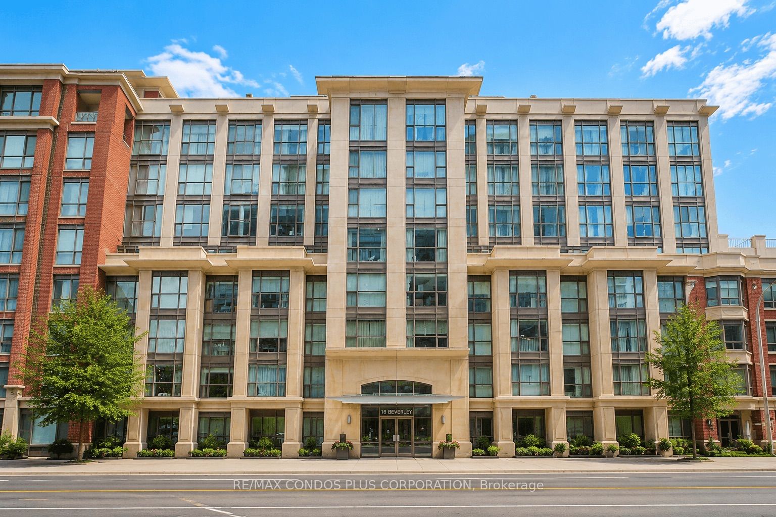 18 Beverley Street 801, Toronto, ON M5T 3L2 photo 3
