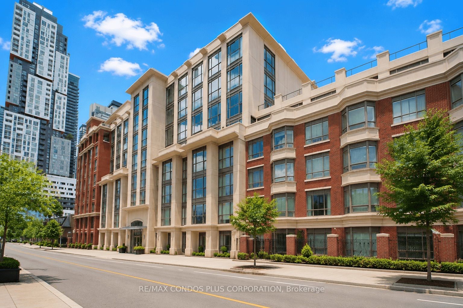 18 Beverley Street 801, Toronto, ON M5T 3L2 photo 4