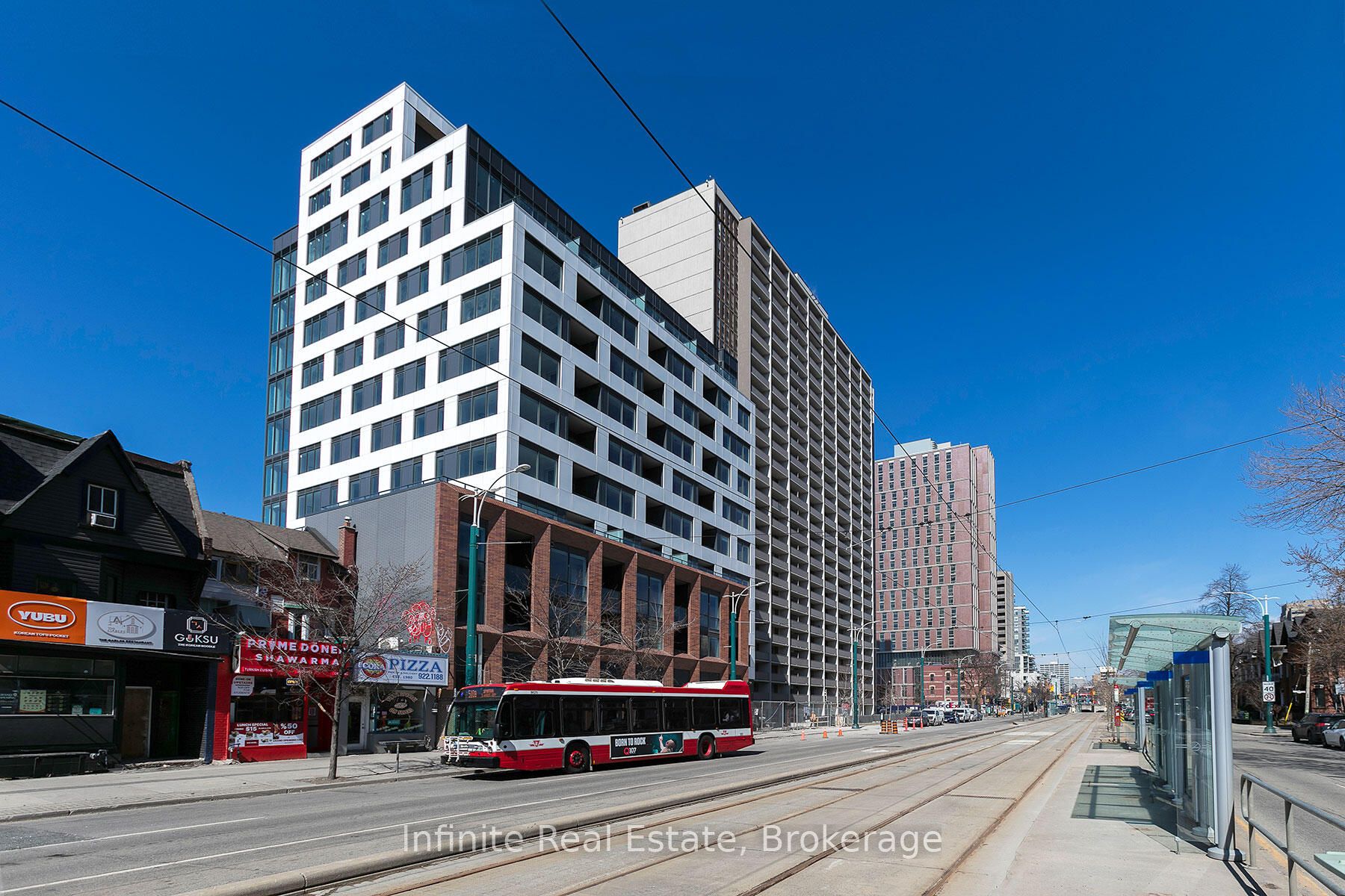 664 Spadina Avenue 214, Toronto, ON M5S 2H7