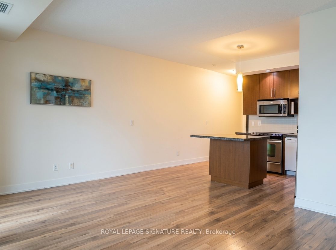 120 Homewood Avenue 904, Toronto, ON M4Y 2J3 photo 3