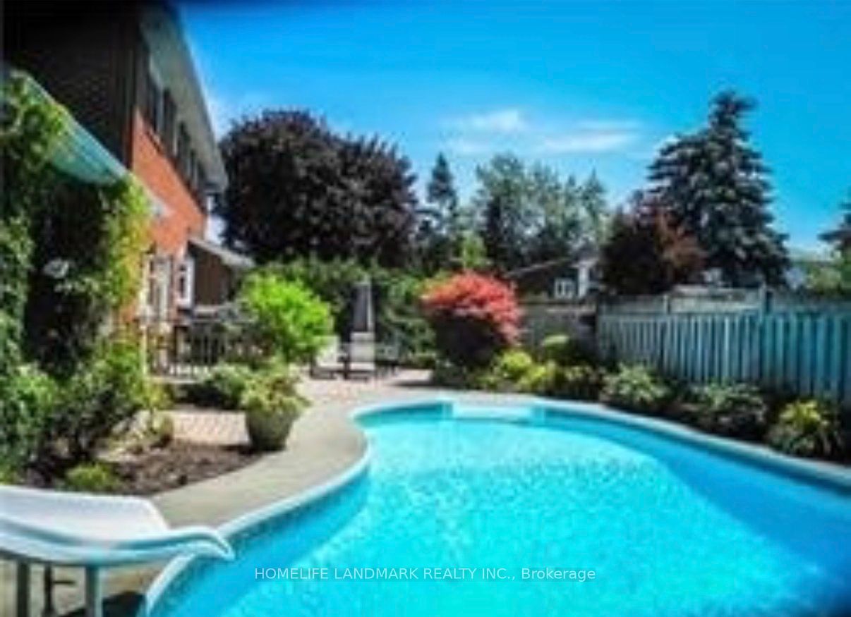 15 Tofino Crescent, Toronto, ON M3B 1R7 photo 2