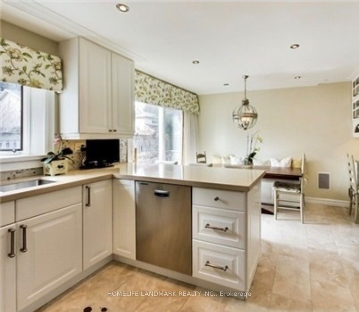 15 Tofino Crescent, Toronto, ON M3B 1R7 photo 5