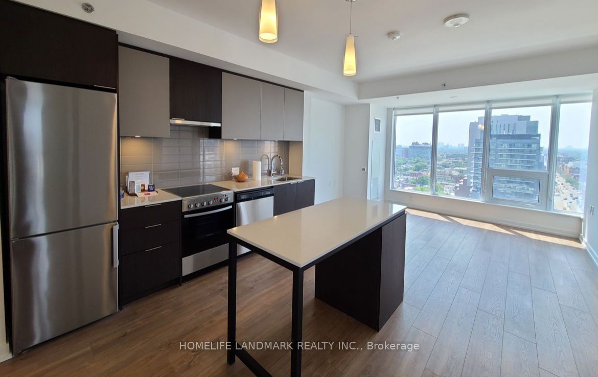 203 College Street 2004, Toronto, ON M5T 1P9