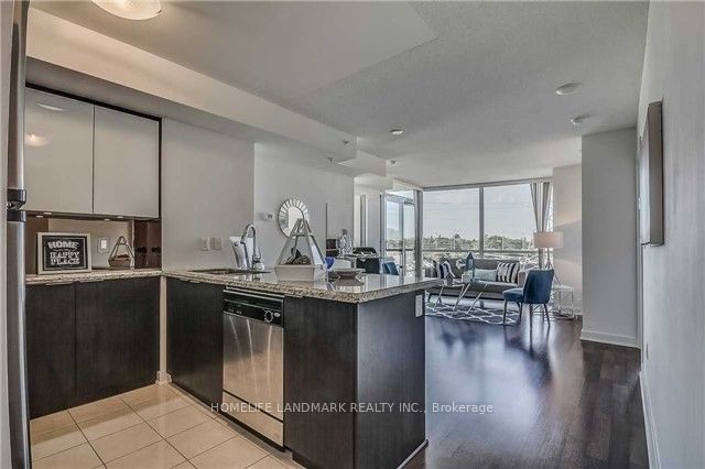 5740 Yonge Street 302, Toronto, ON M2M 0B1 photo 2